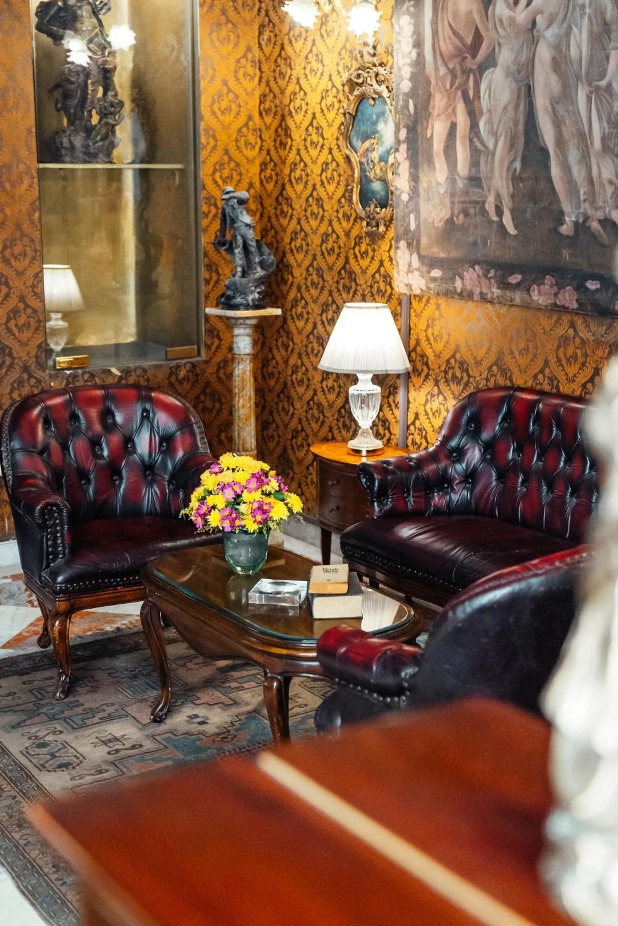 Seating area in Le Metropole Luxury Heritage Hotel Since 1902 by Paradise Inn Group