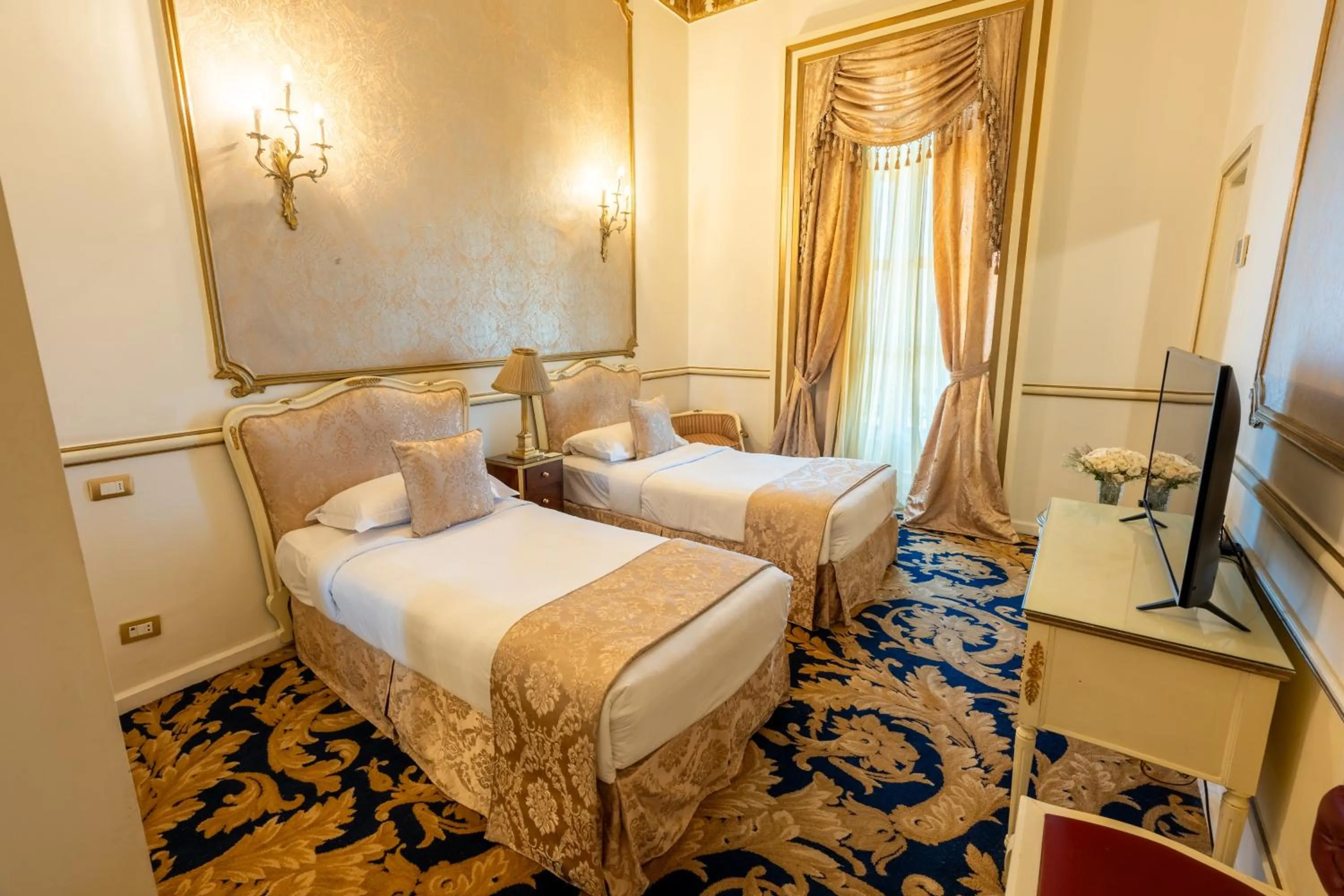 Bedroom, Bed in Le Metropole Luxury Heritage Hotel Since 1902 by Paradise Inn Group