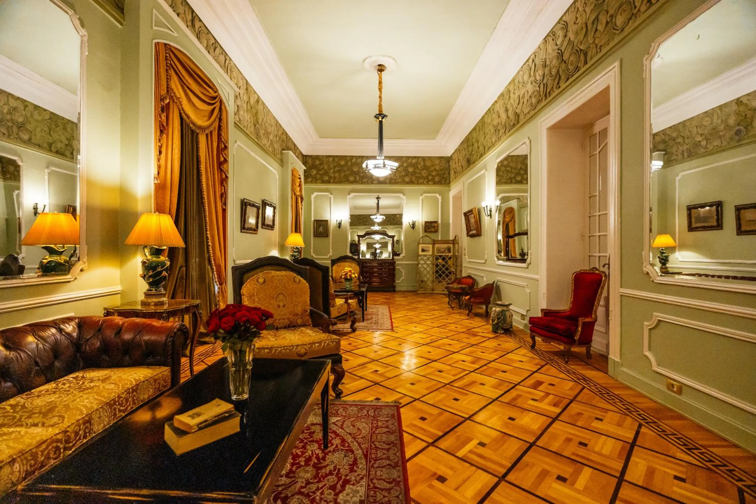 Seating area in Le Metropole Luxury Heritage Hotel Since 1902 by Paradise Inn Group