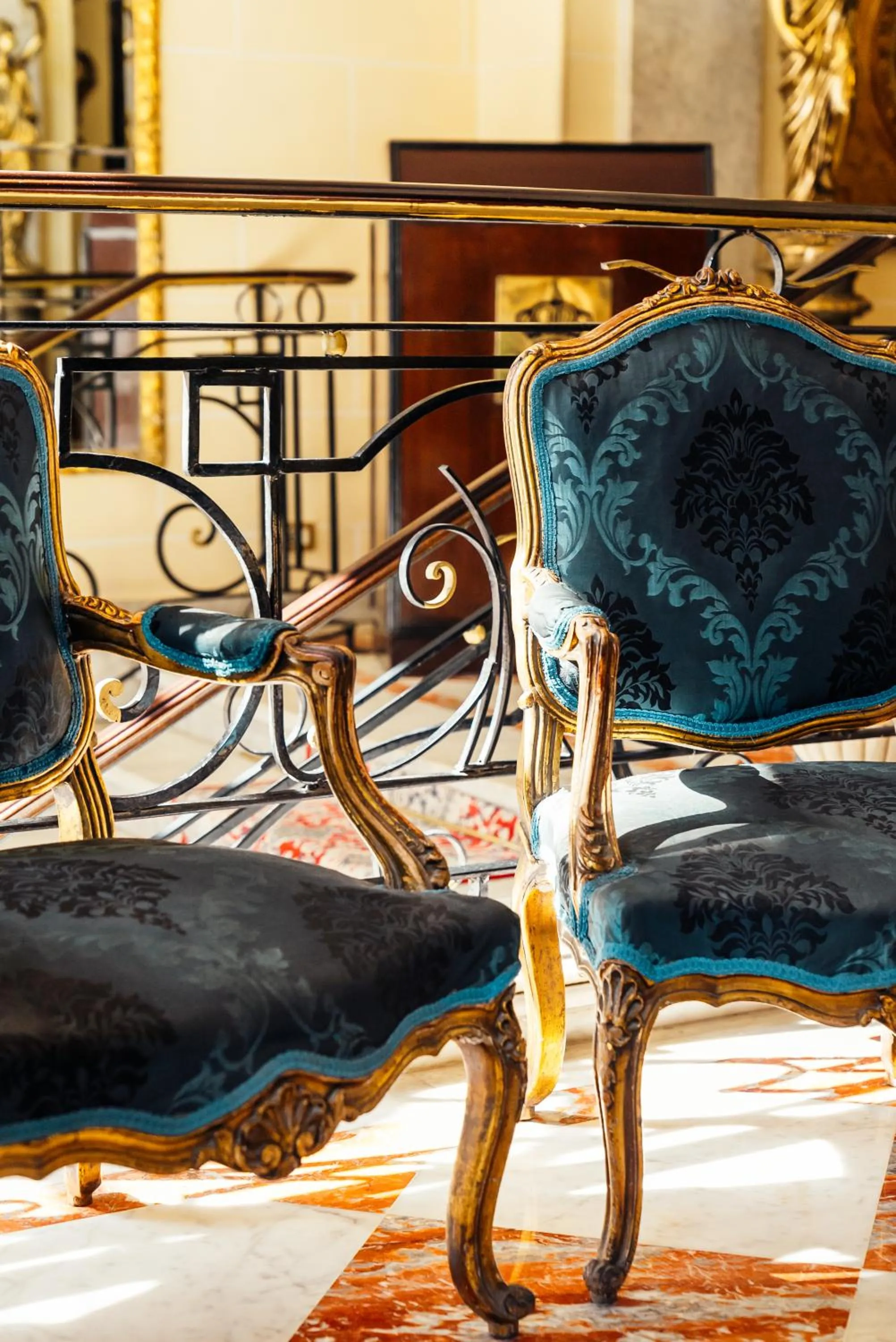 Lobby or reception in Le Metropole Luxury Heritage Hotel Since 1902 by Paradise Inn Group