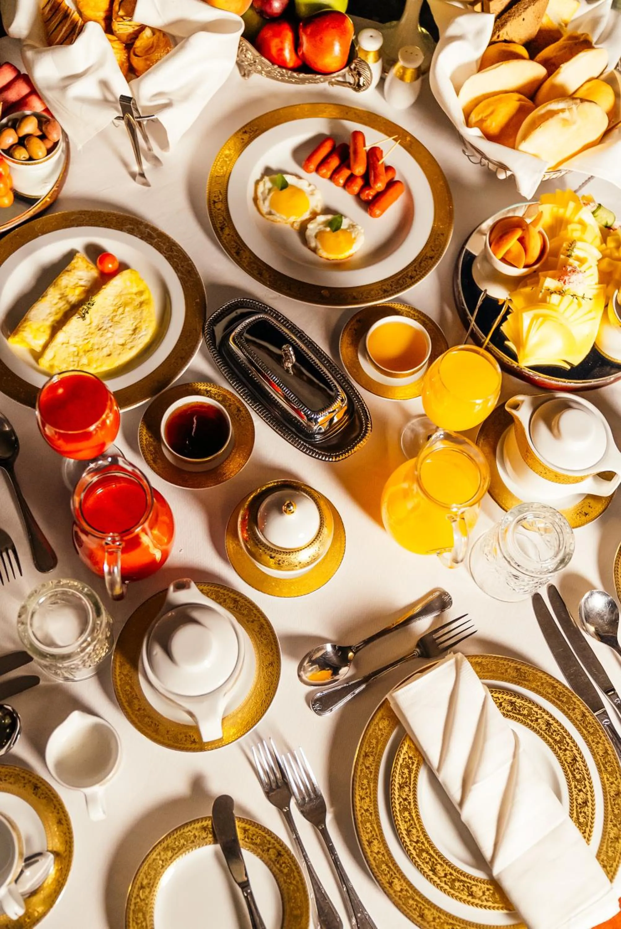 Breakfast in Le Metropole Luxury Heritage Hotel Since 1902 by Paradise Inn Group