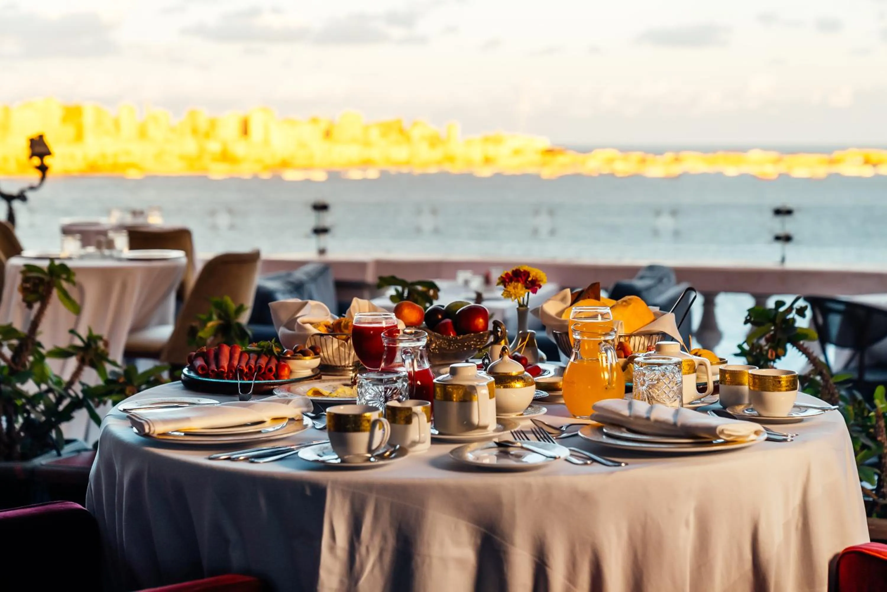 Restaurant/places to eat in Le Metropole Luxury Heritage Hotel Since 1902 by Paradise Inn Group