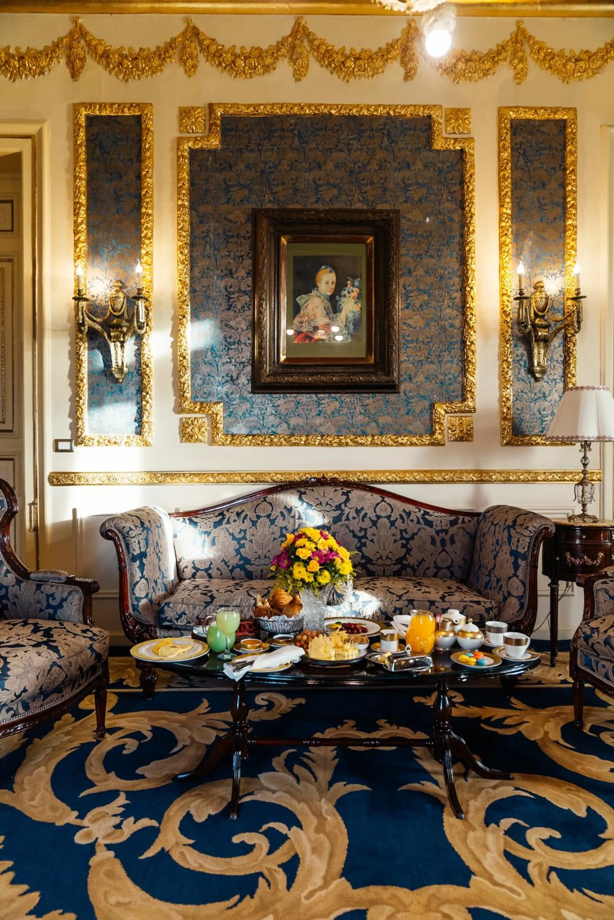 Food and drinks in Le Metropole Luxury Heritage Hotel Since 1902 by Paradise Inn Group