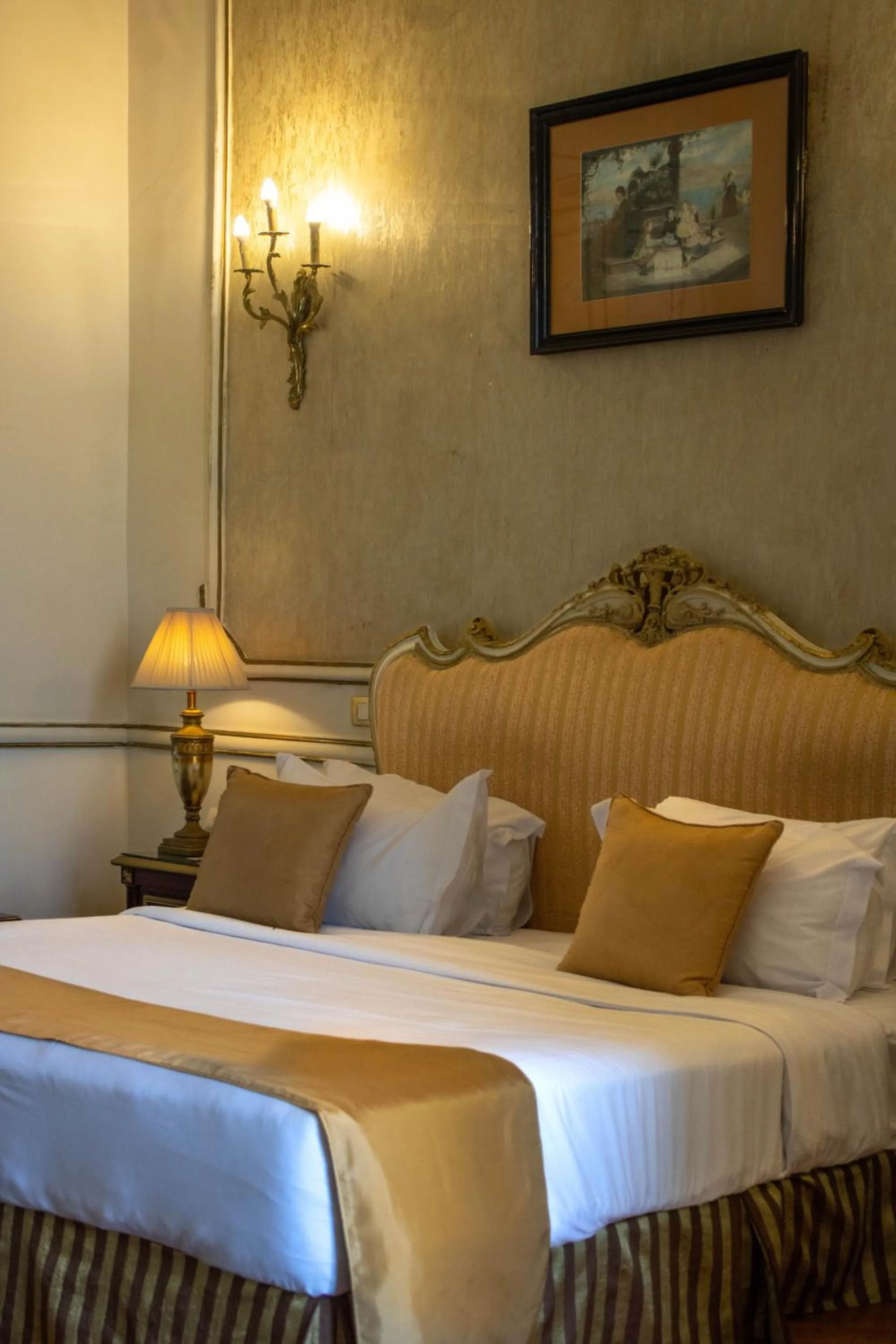 Bed in Windsor Palace Luxury Heritage Hotel Since 1906 by Paradise Inn Group