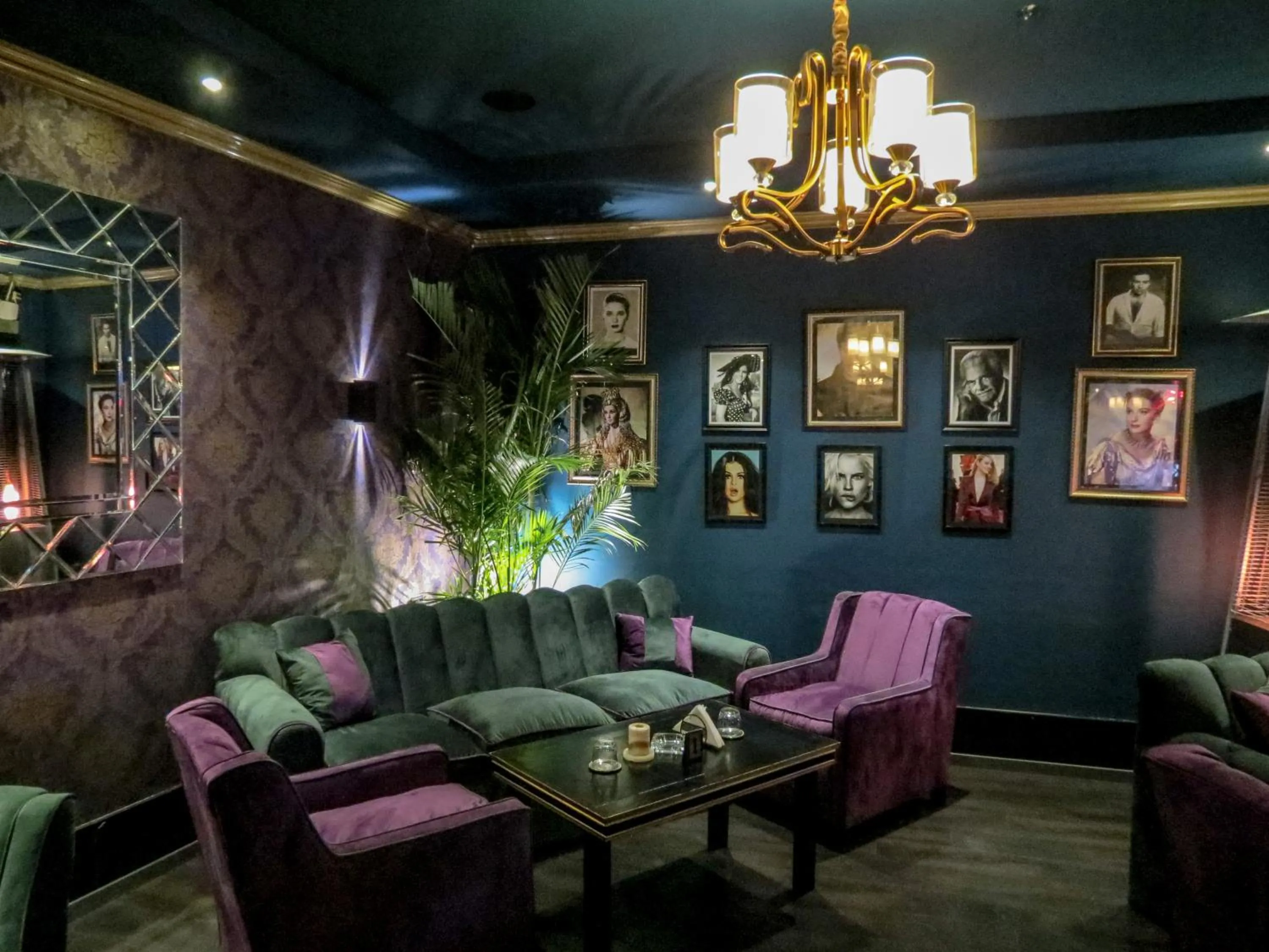 Nightclub / DJ in Windsor Palace Luxury Heritage Hotel Since 1906 by Paradise Inn Group