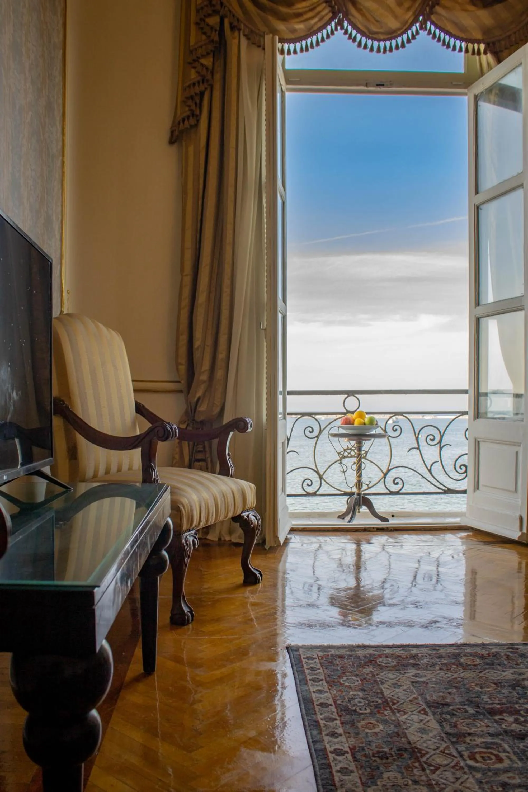 Seating area in Windsor Palace Luxury Heritage Hotel Since 1906 by Paradise Inn Group