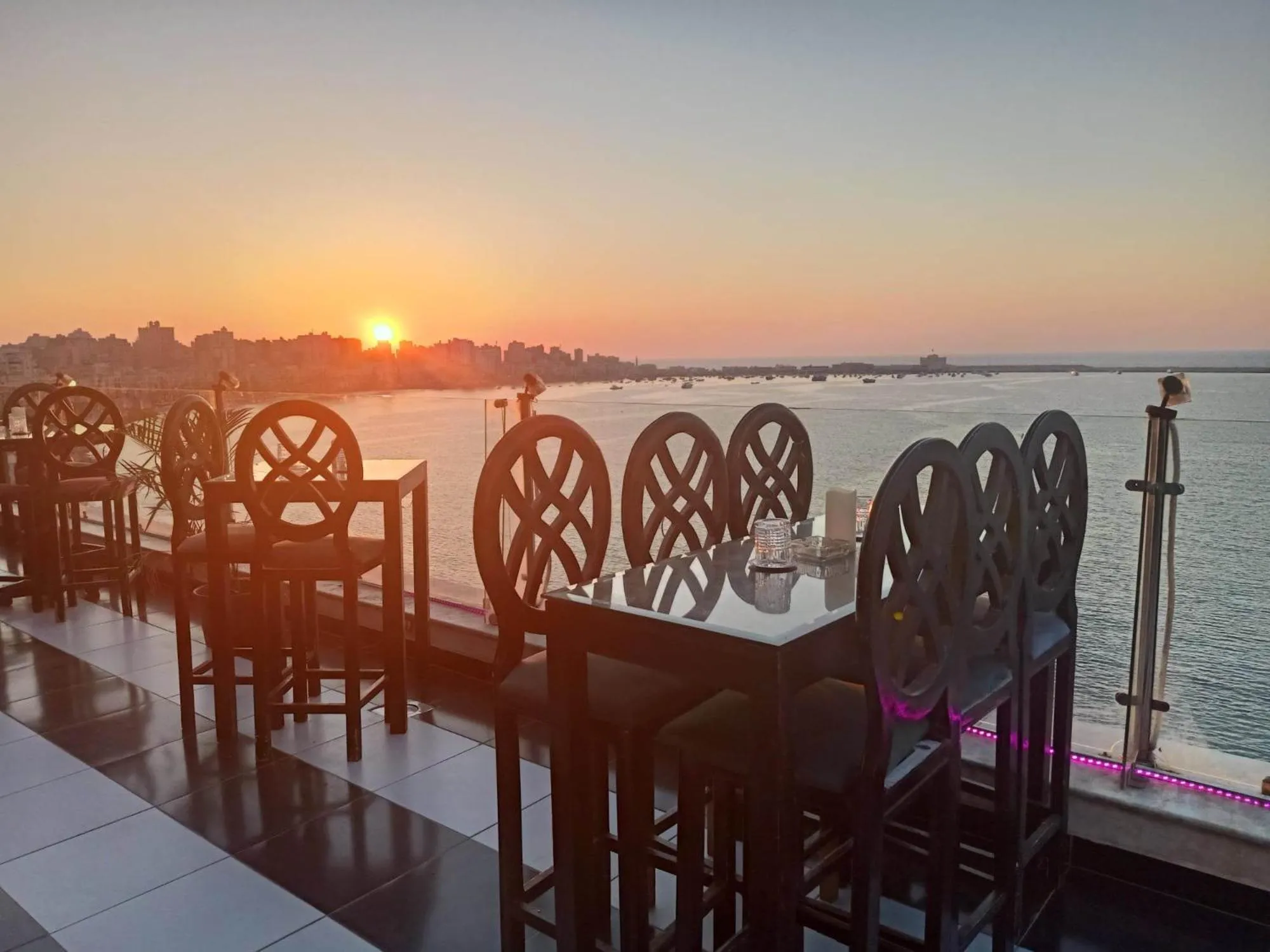 Nightclub / DJ in Windsor Palace Luxury Heritage Hotel Since 1906 by Paradise Inn Group