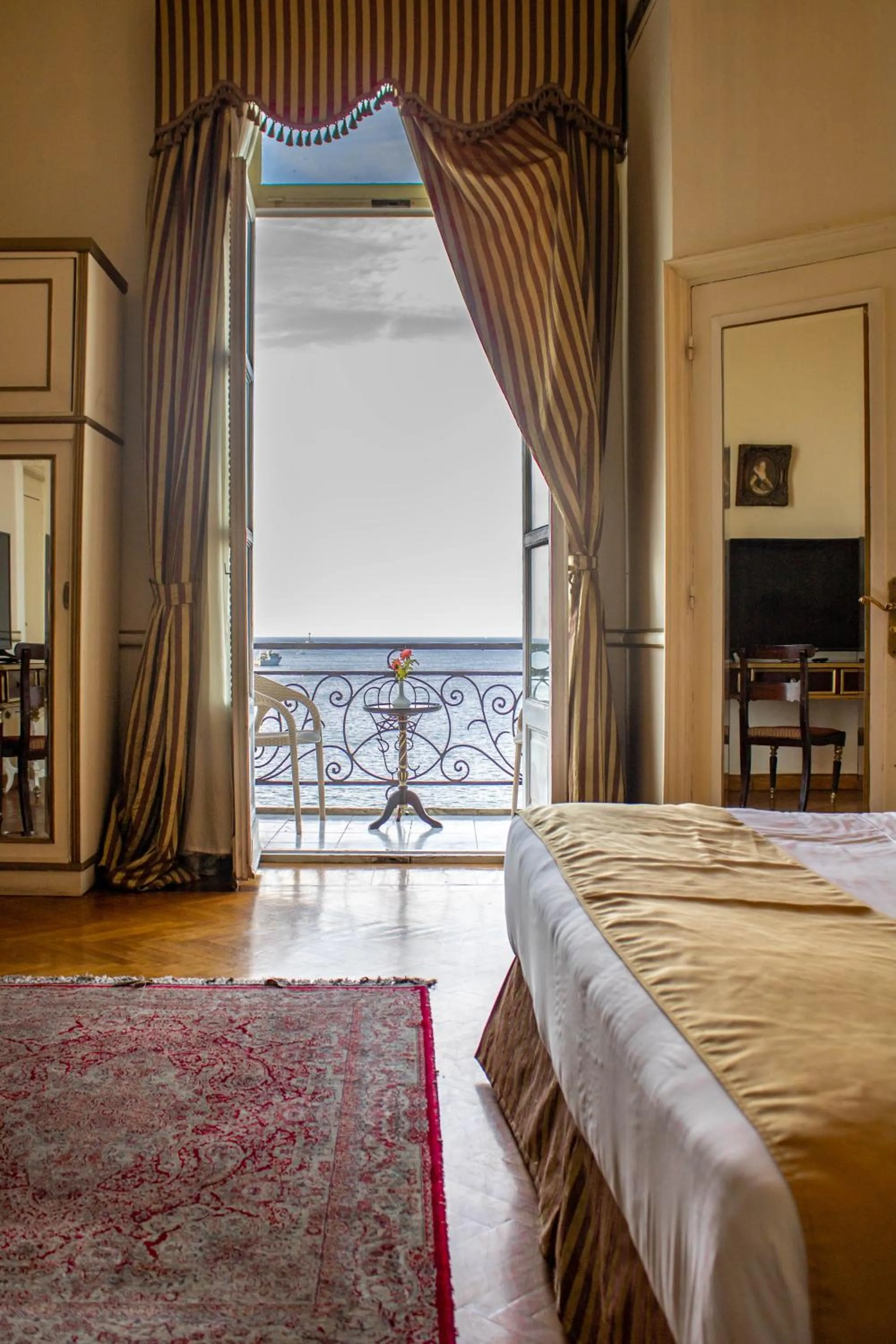 Balcony/Terrace, Bed in Windsor Palace Luxury Heritage Hotel Since 1906 by Paradise Inn Group