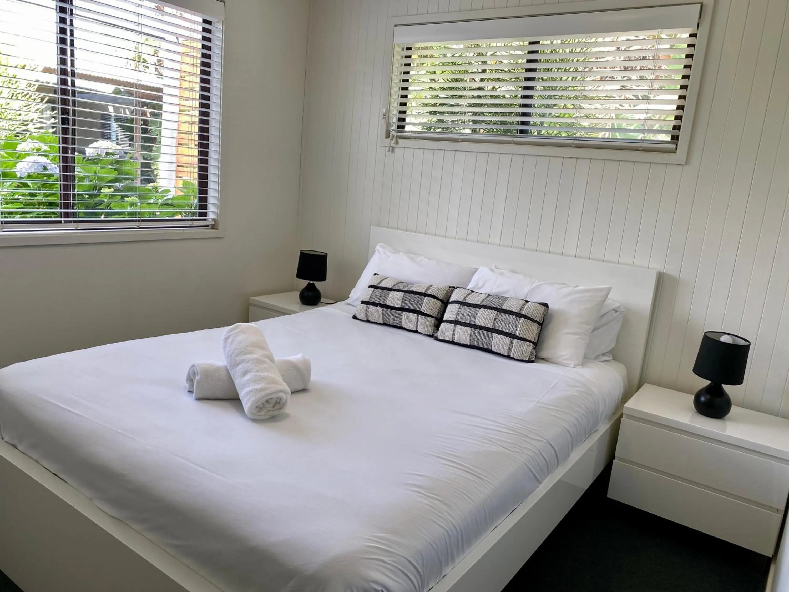 Bedroom, Bed in Serenity Diamond Beach