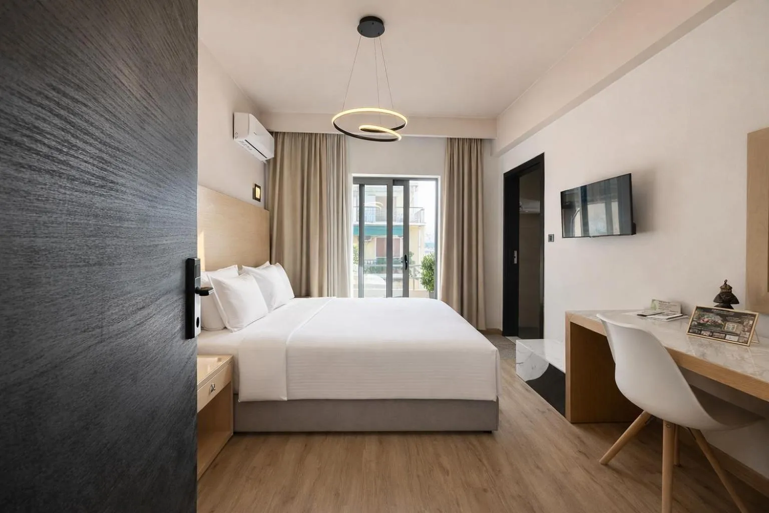 Bedroom, Bed in Areos