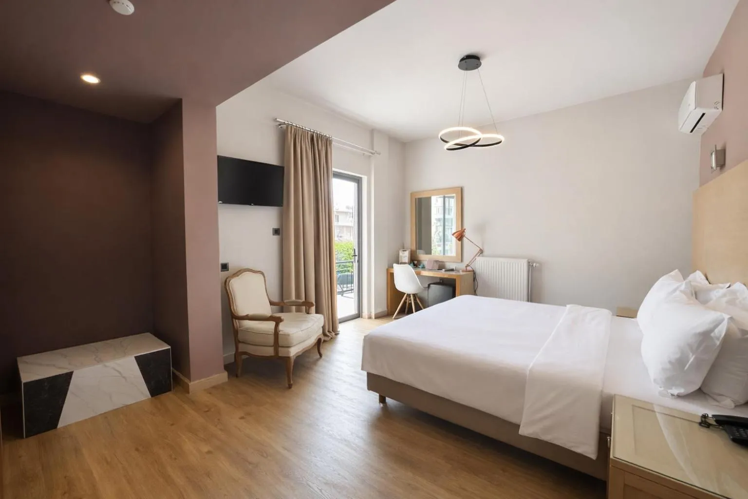 Bedroom, Bed in Areos