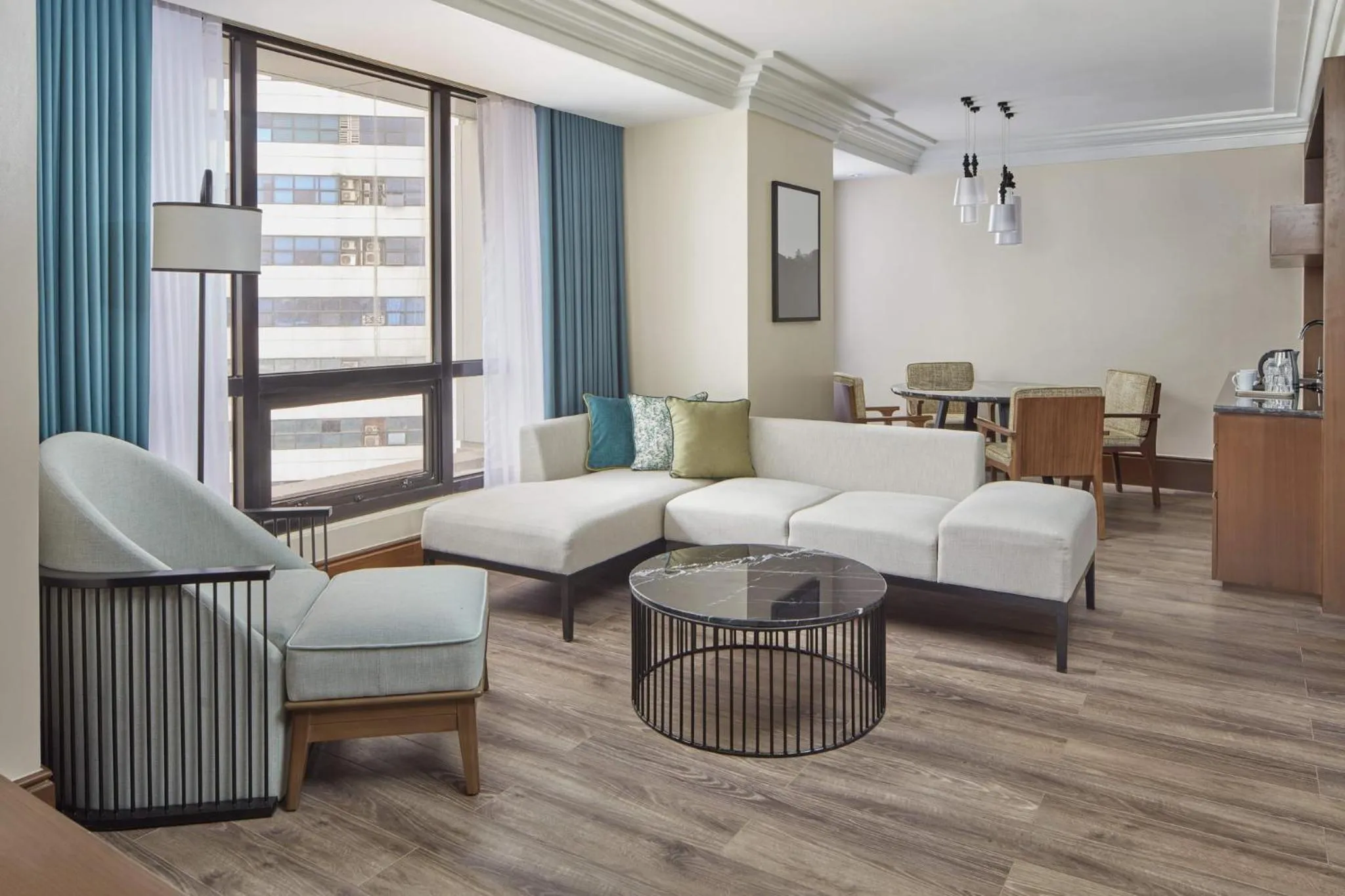 Photo of the whole room in Holiday Inn & Suites Manila Galleria by IHG