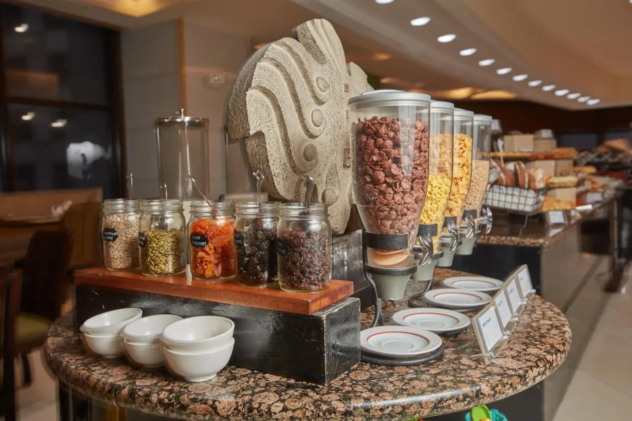 Restaurant/places to eat in Holiday Inn & Suites Manila Galleria by IHG Restaurant/places to eat in Holiday Inn & Suites Manila Galleria by IHG