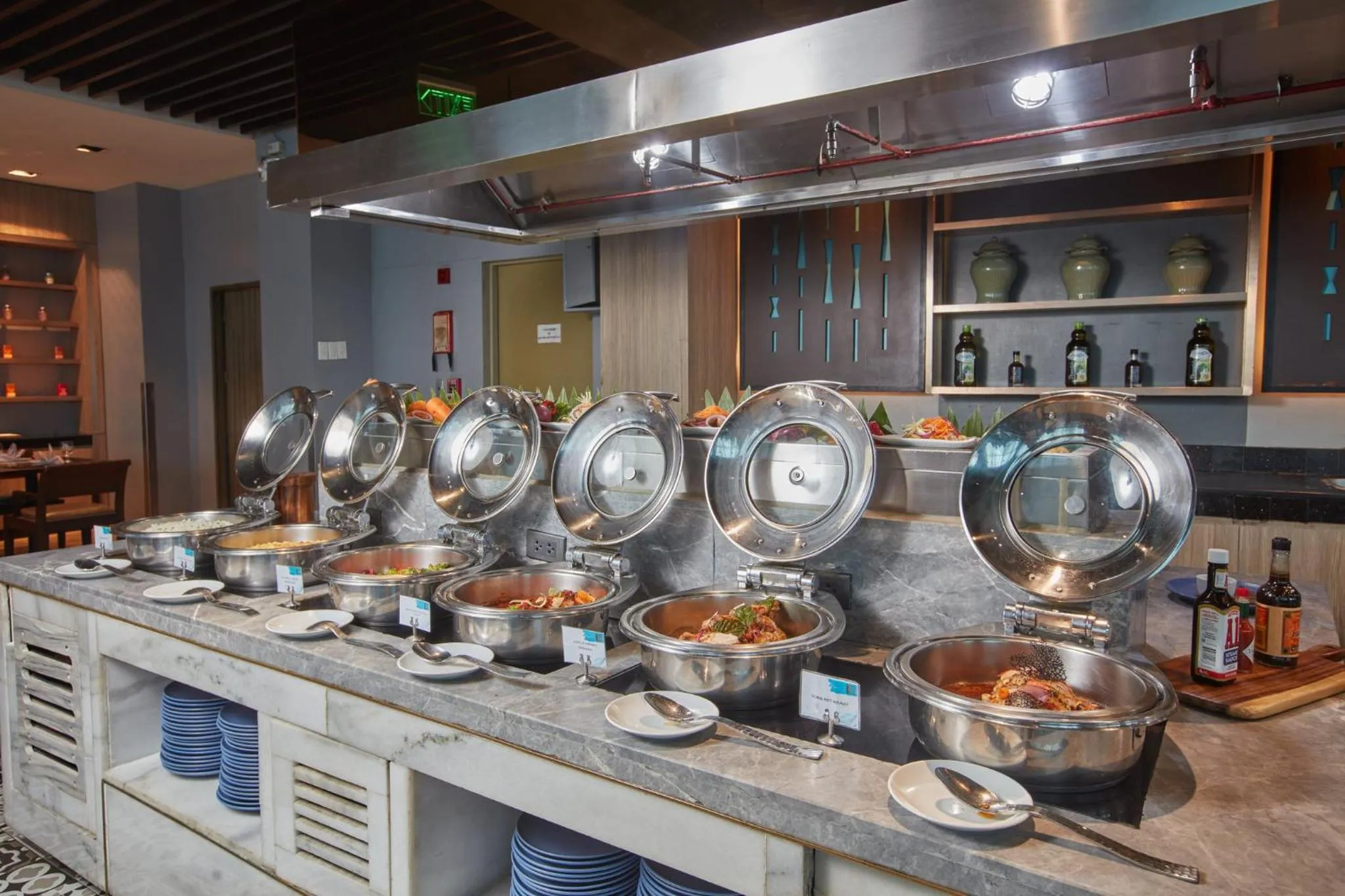 Restaurant/places to eat in Holiday Inn & Suites Manila Galleria by IHG