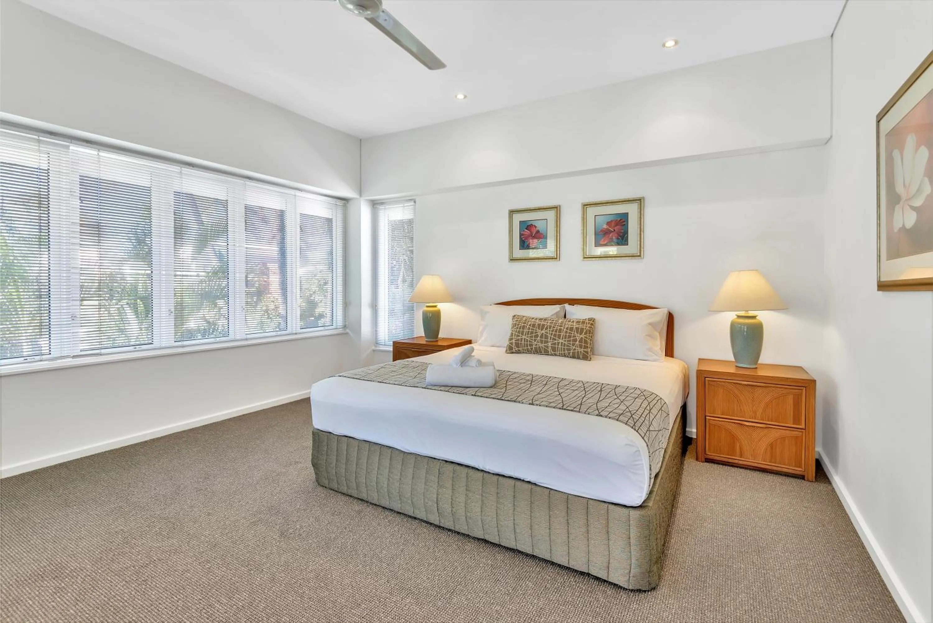 Bedroom, Bed in Balboa Apartments