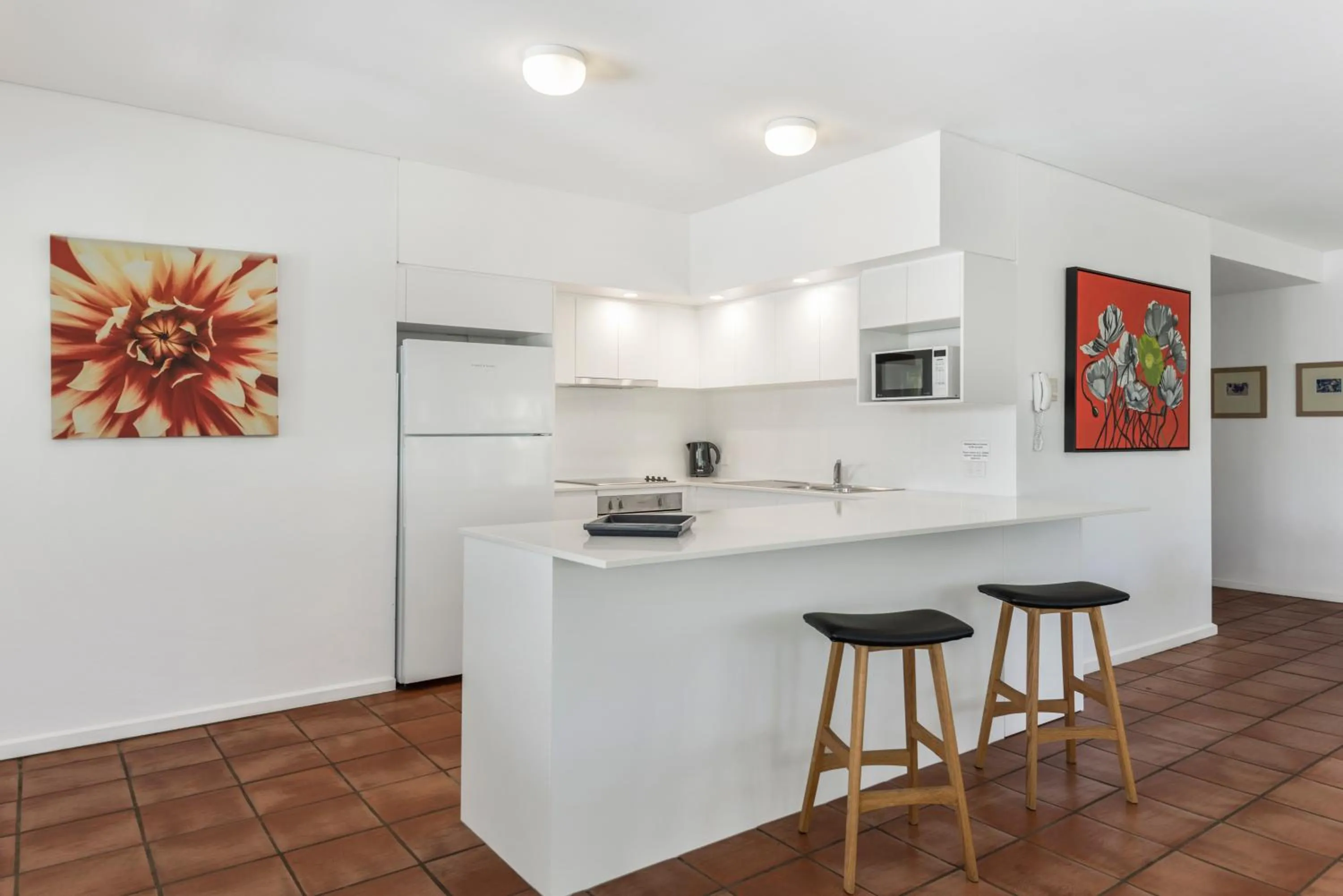 Kitchen or kitchenette in Balboa Apartments