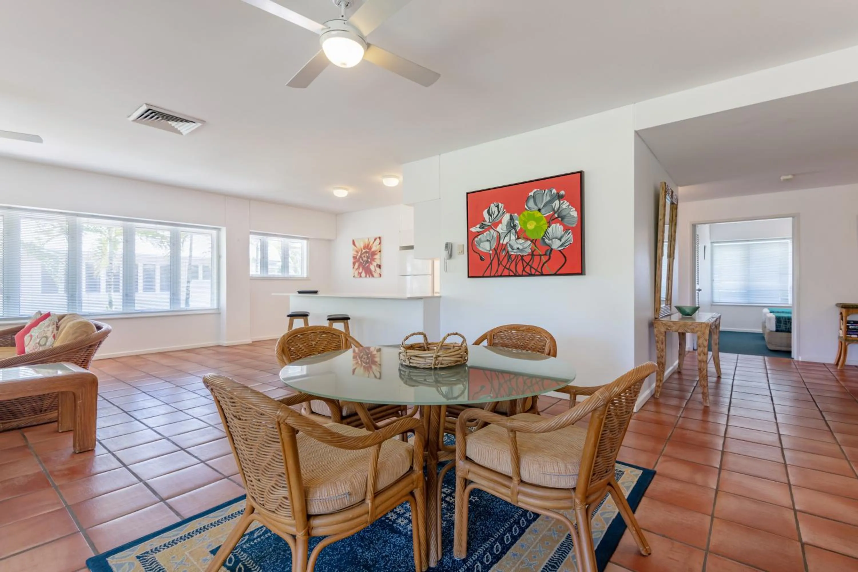 Dining area in Balboa Apartments