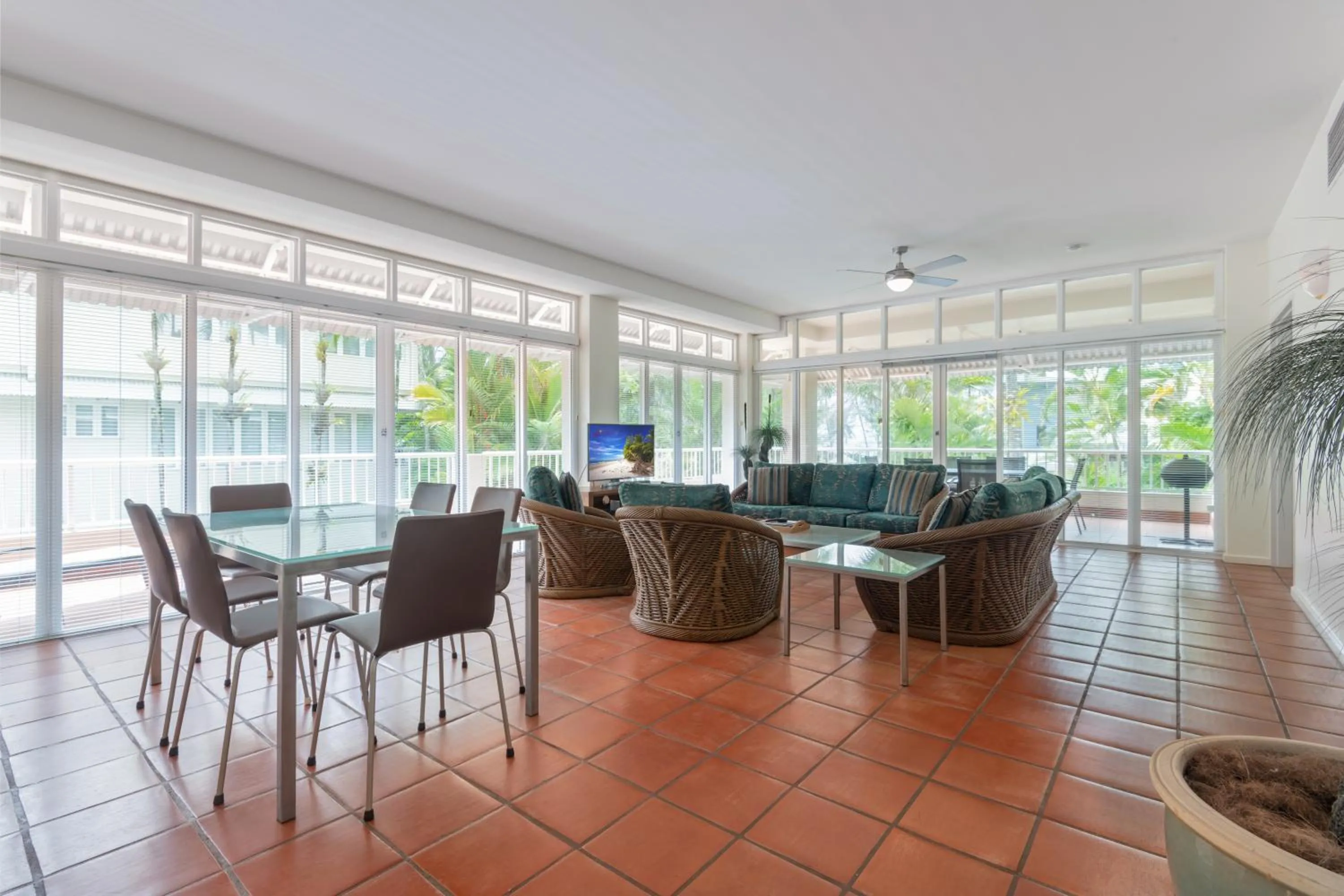 Seating area in Balboa Apartments