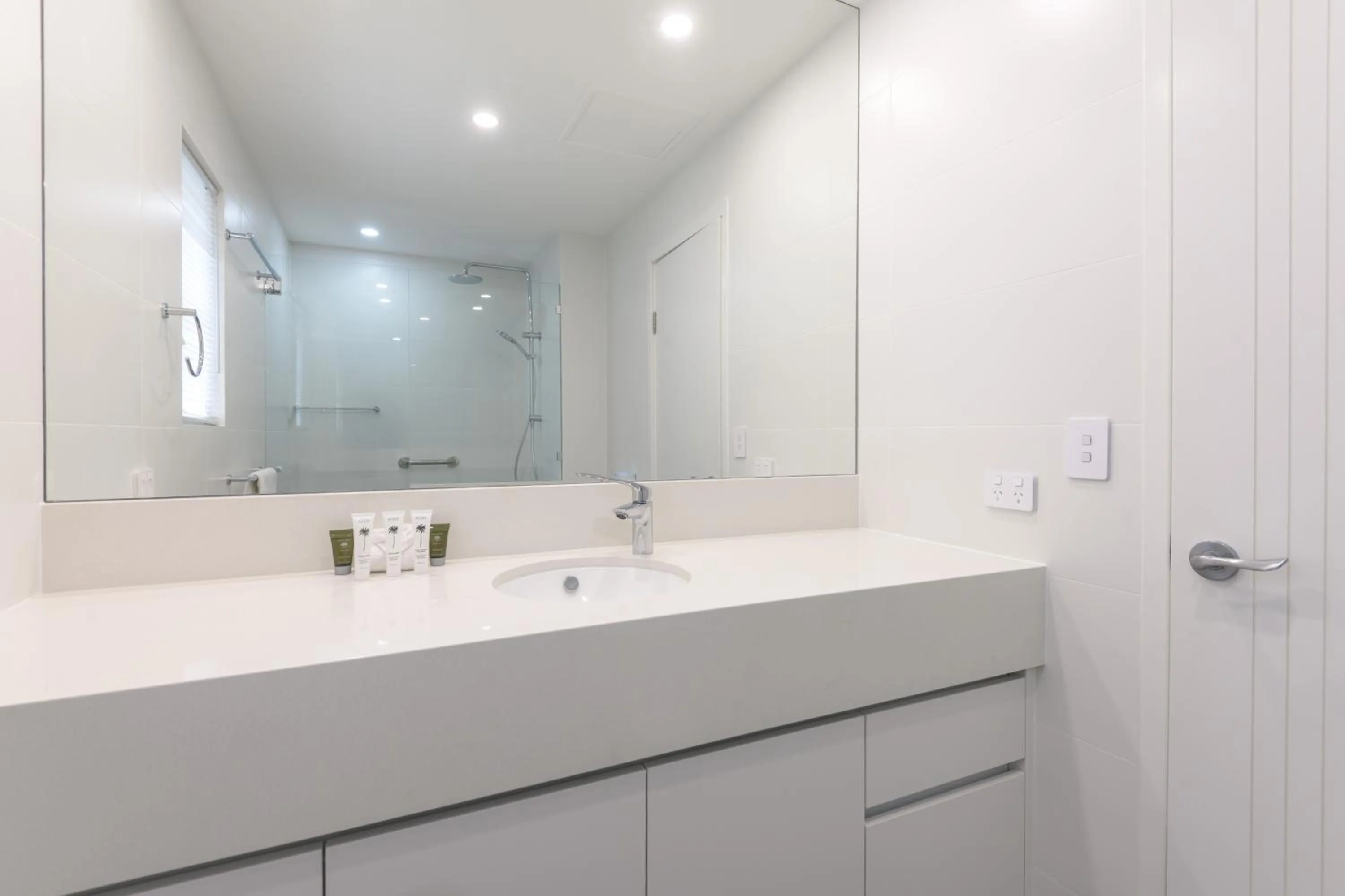 Bathroom in Balboa Apartments