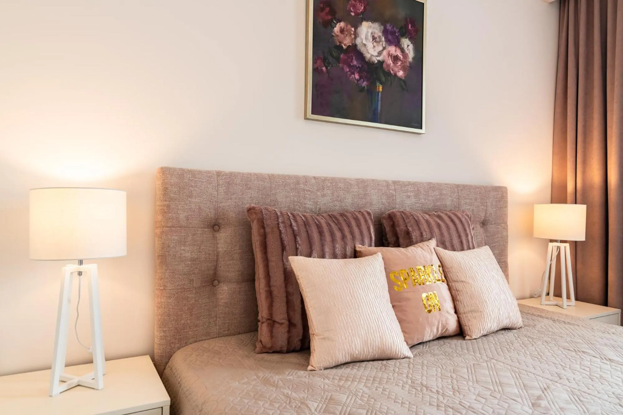 Bed in La Mer Residence