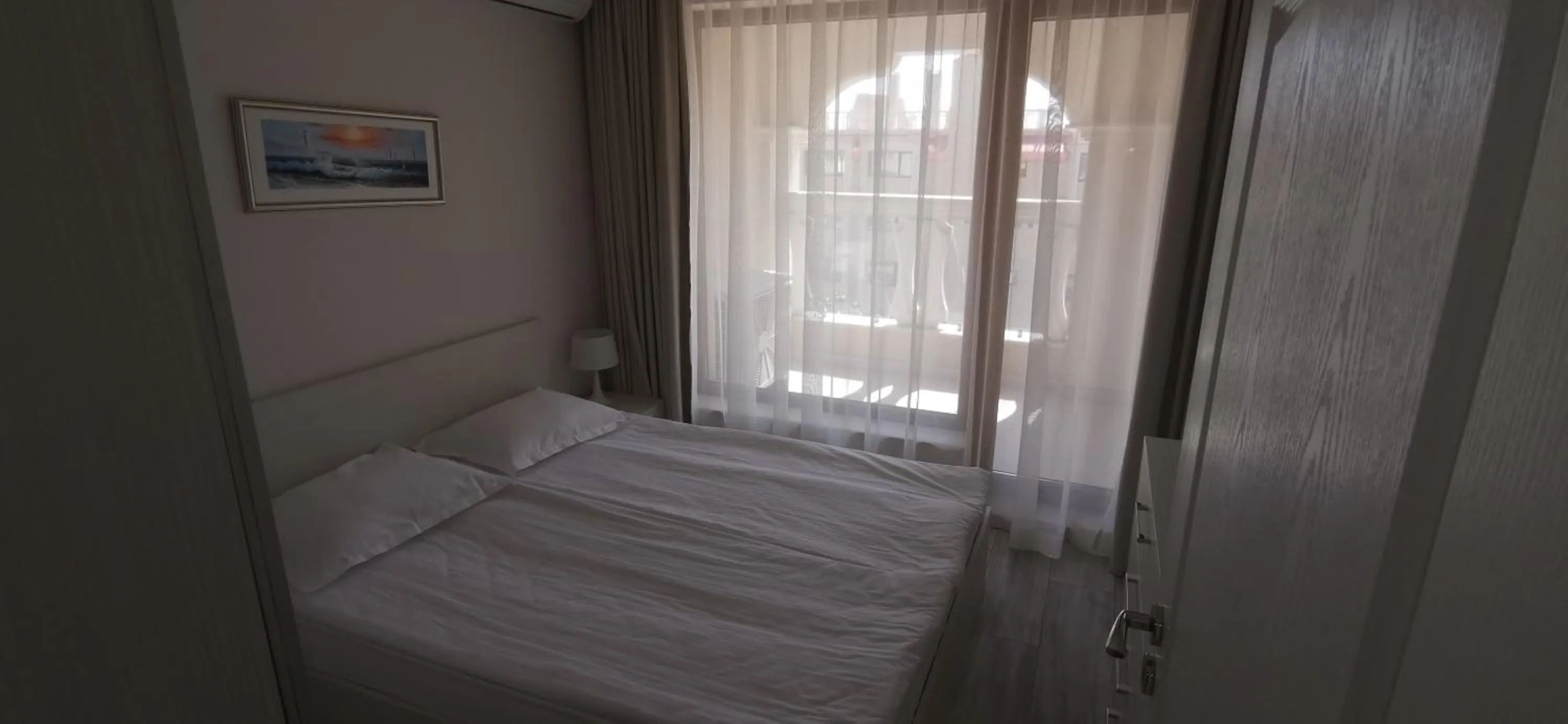 Bed in La Mer Residence