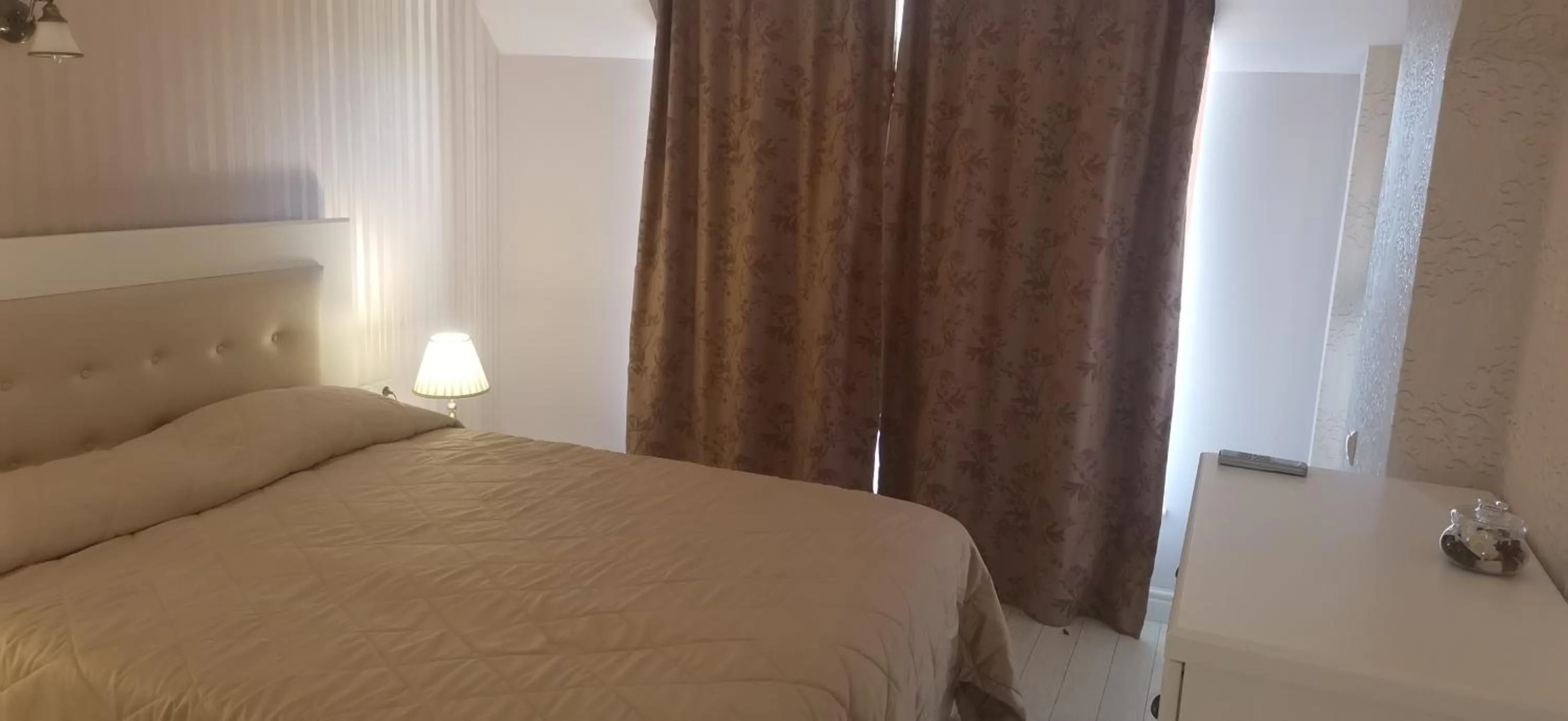 Bed in La Mer Residence