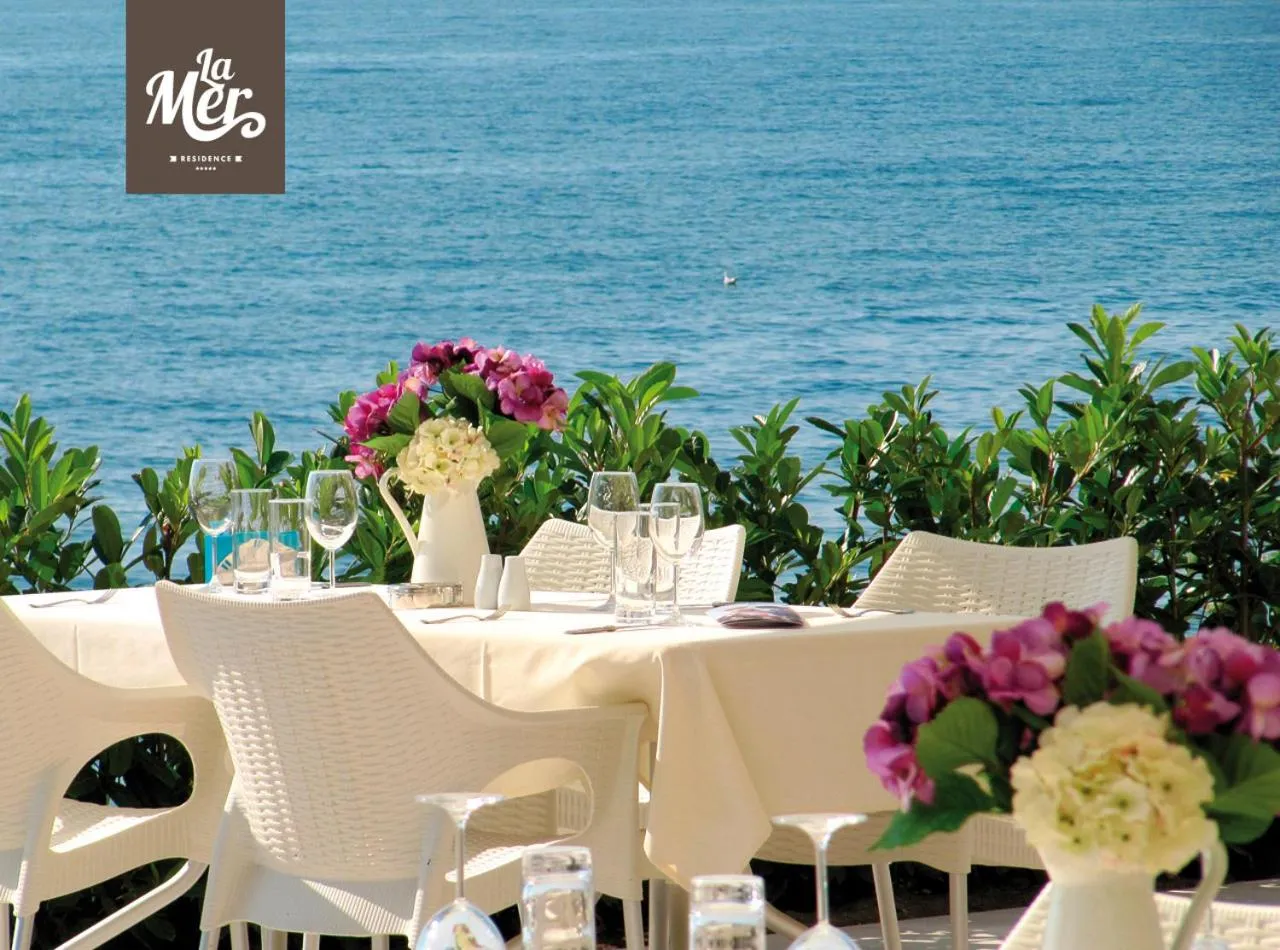 Restaurant/places to eat in La Mer Residence