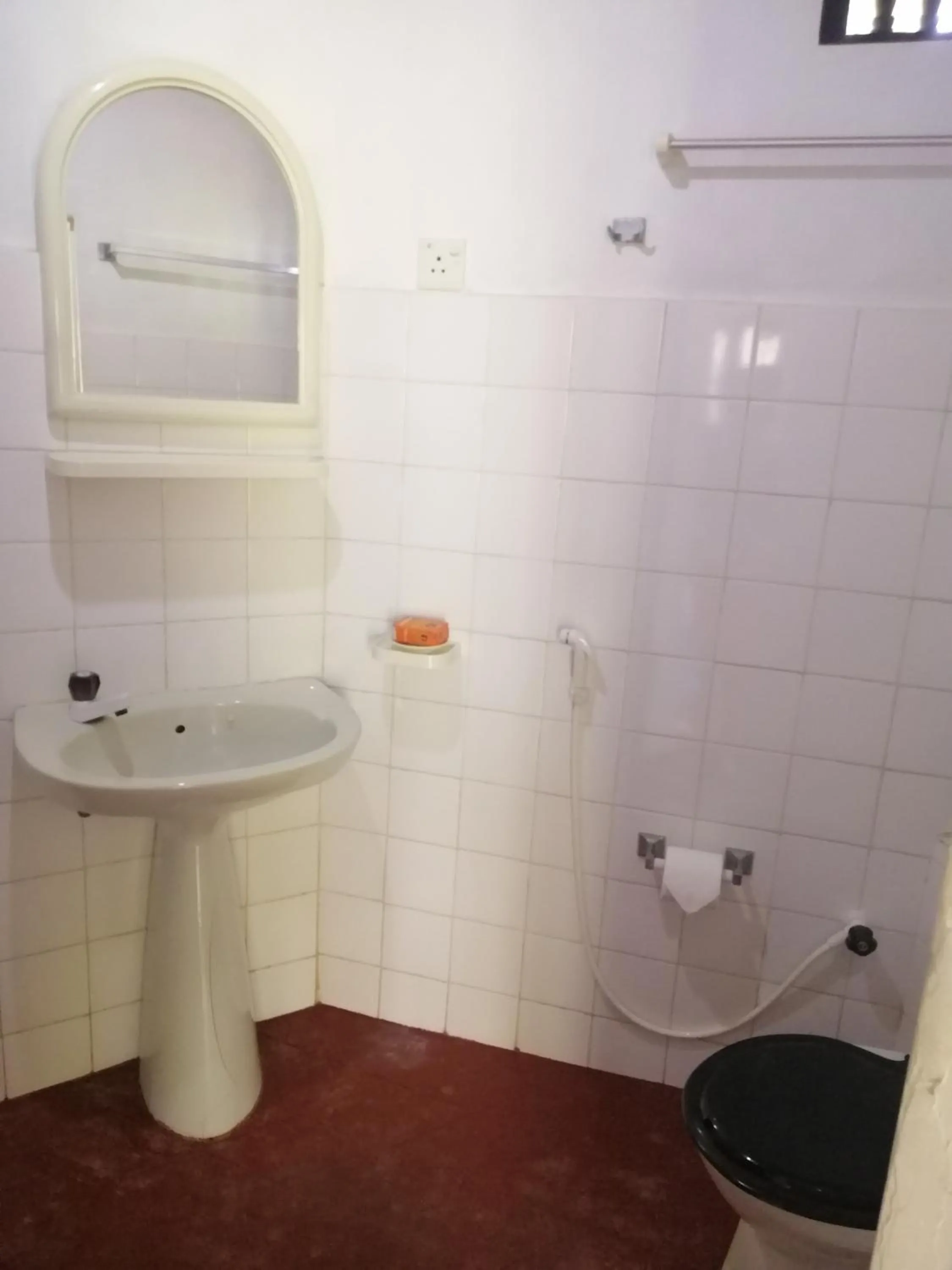 Twin Room with Private Bathroom - single occupancy in Calm Garden Cabanas