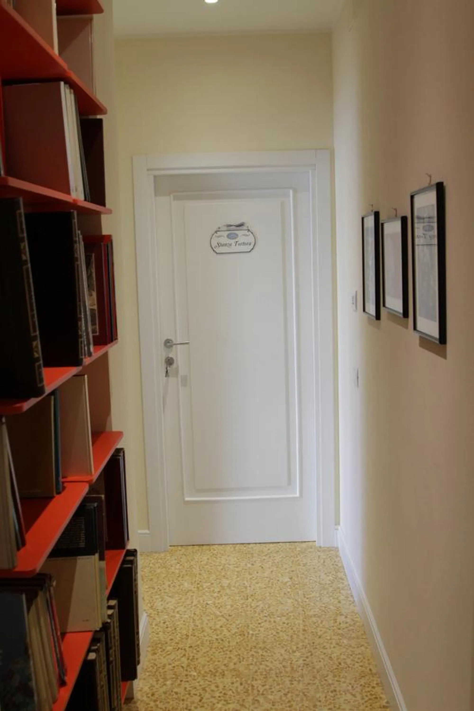 Decorative detail in B&B I Propilei di San Girolamo