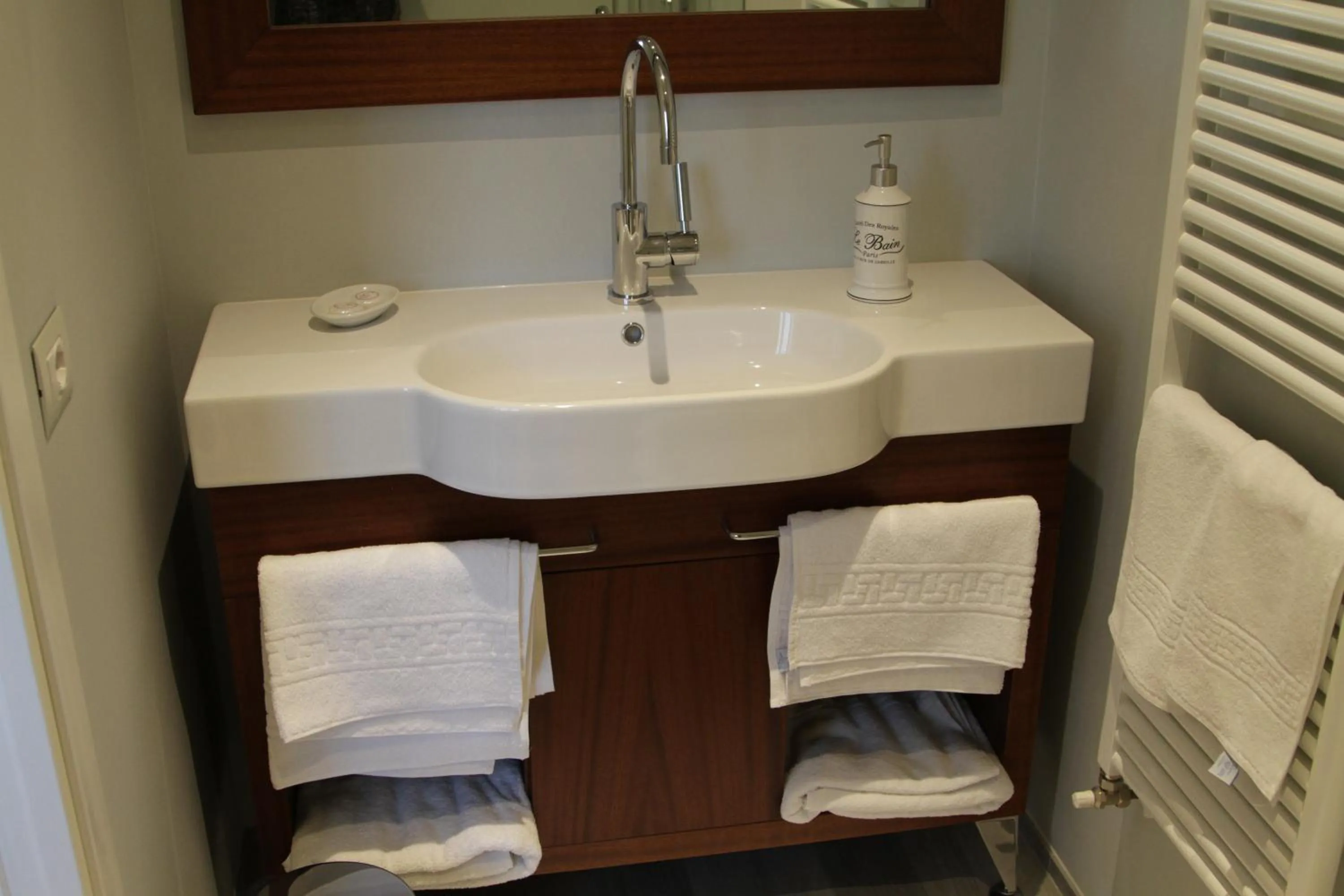 Bathroom in B&B I Propilei di San Girolamo