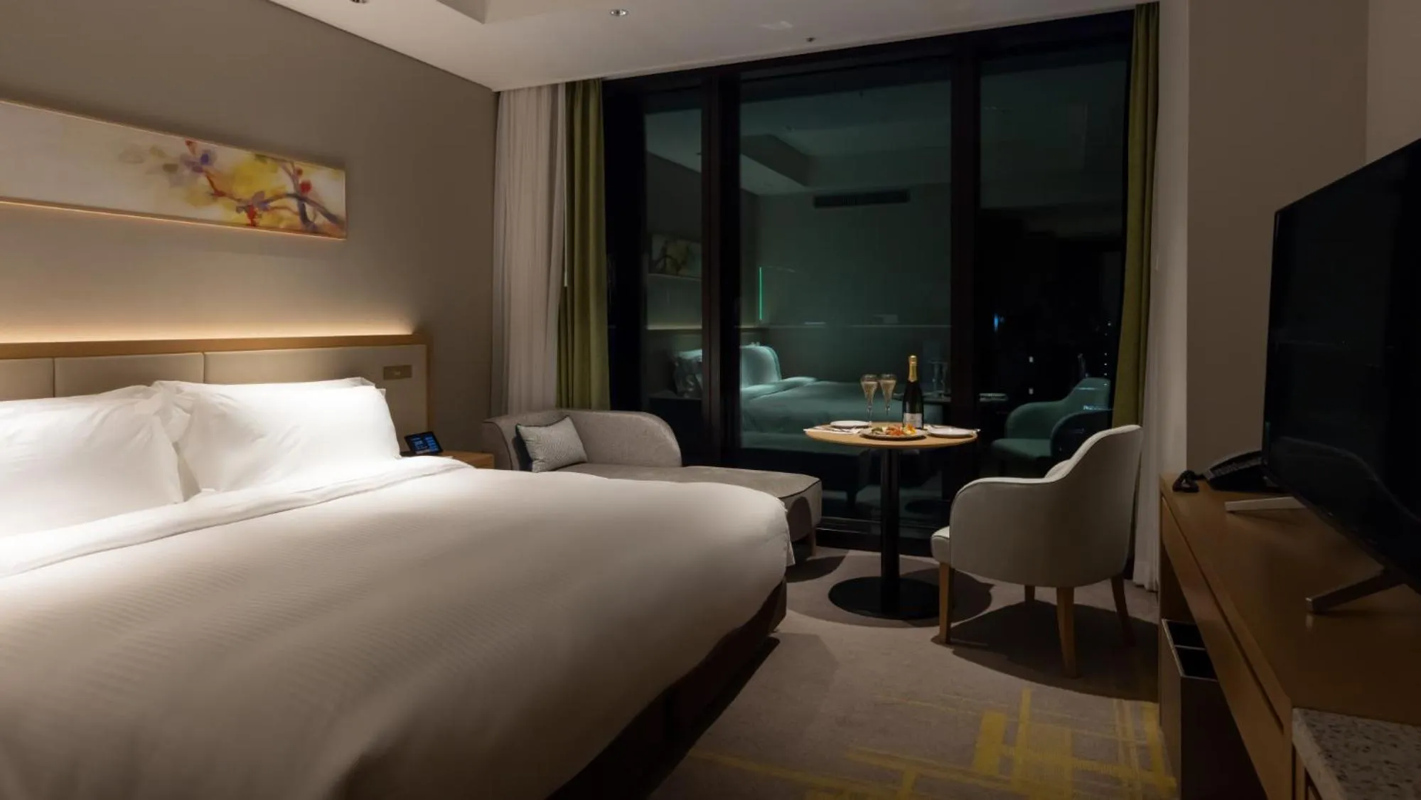 Photo of the whole room, Bed in Miyako Hotel Hakata