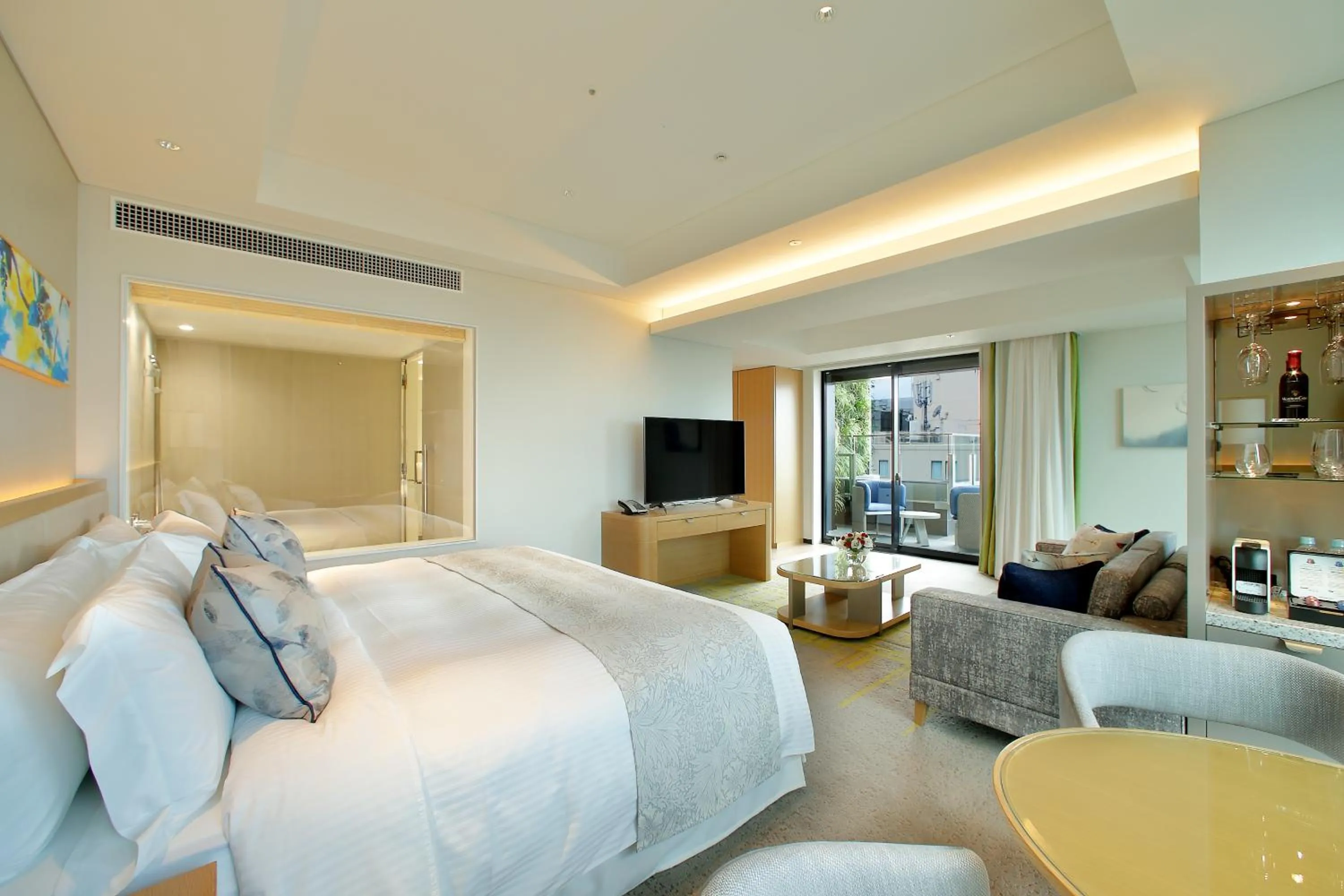 Photo of the whole room, Bed in Miyako Hotel Hakata