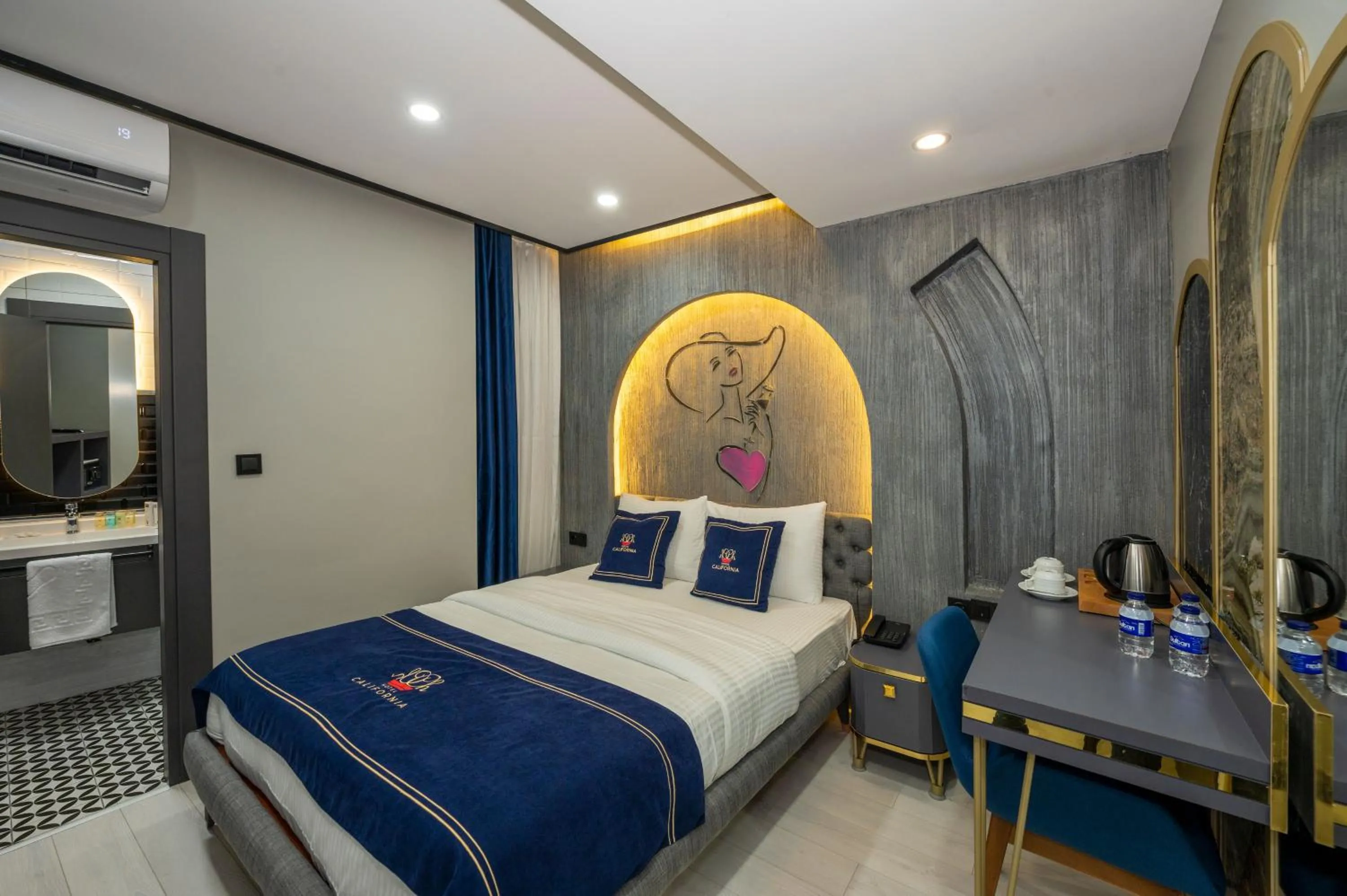 Bed in Hotel California