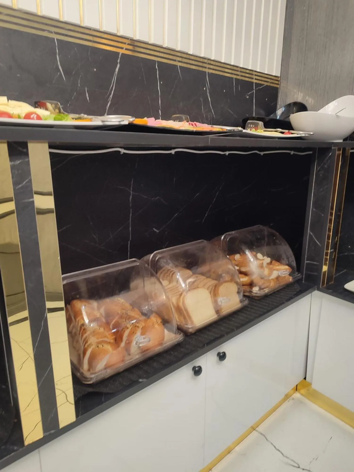 Breakfast in Hotel California