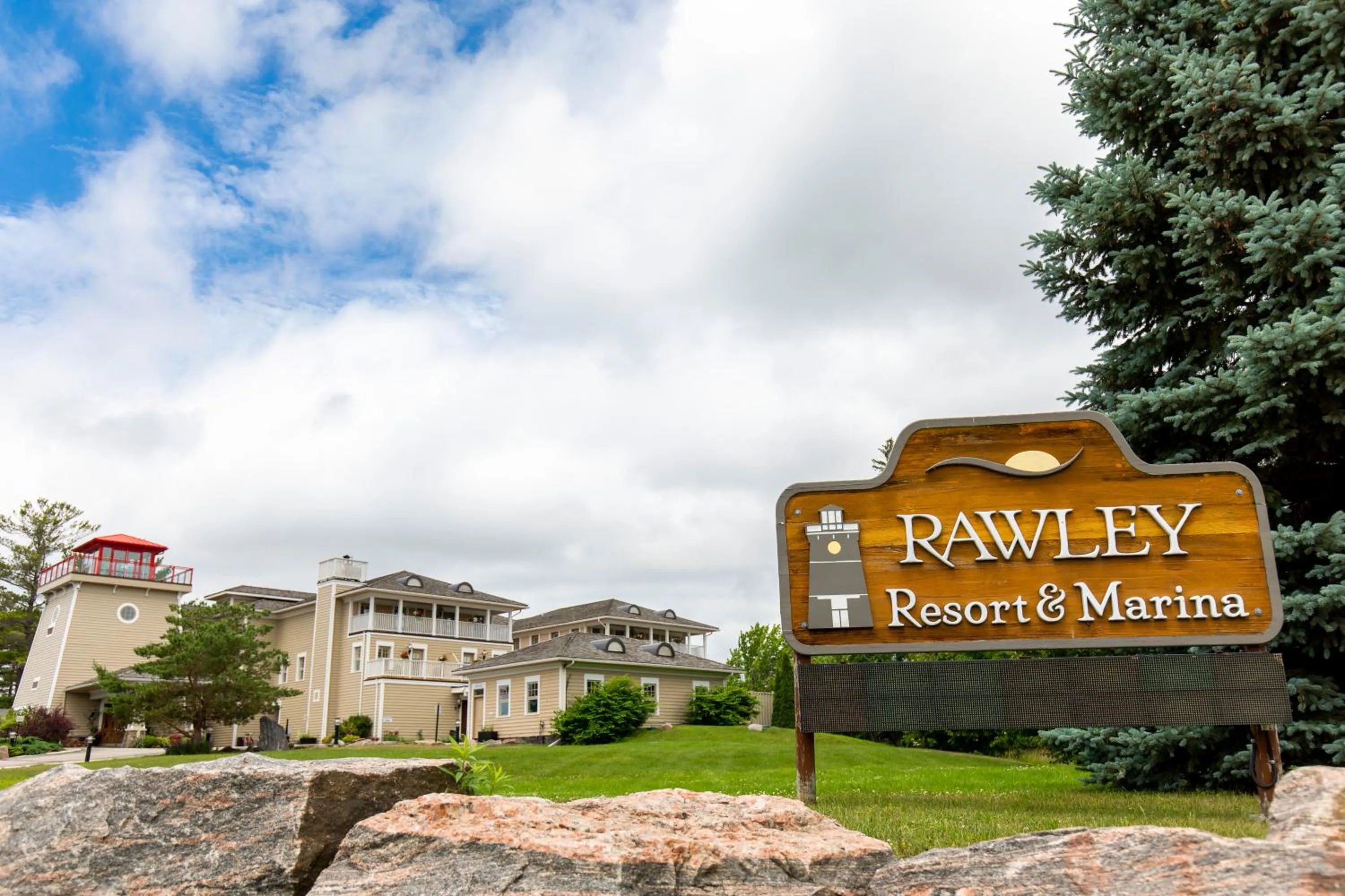 Property building in Rawley Resort, Spa & Marina