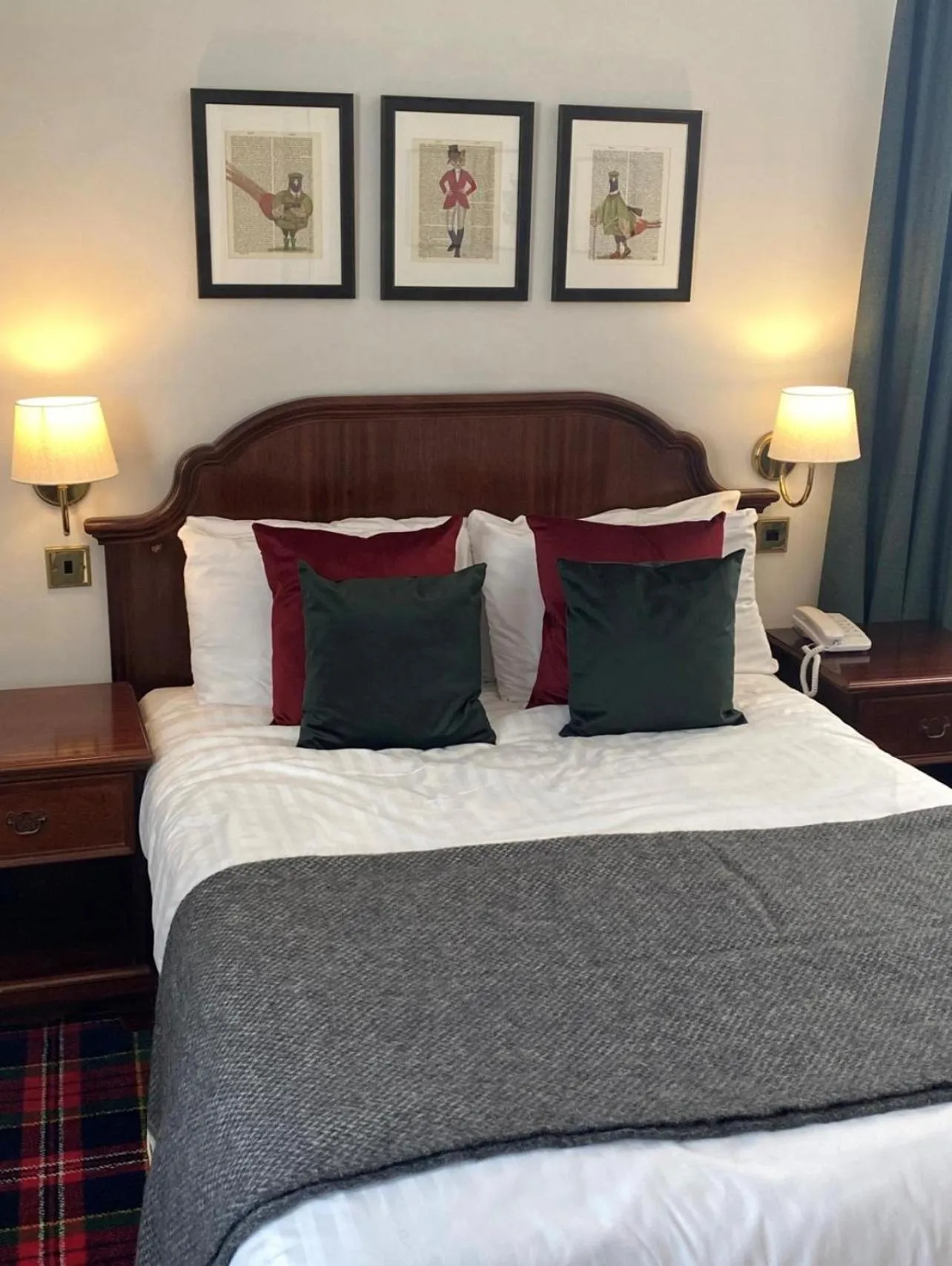 Bed in The Royal George Hotel