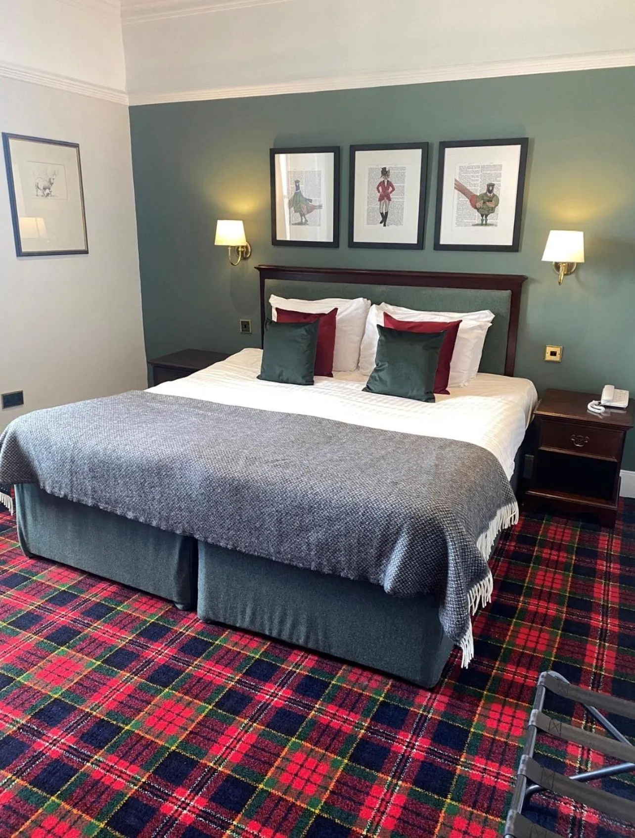 Bed in The Royal George Hotel