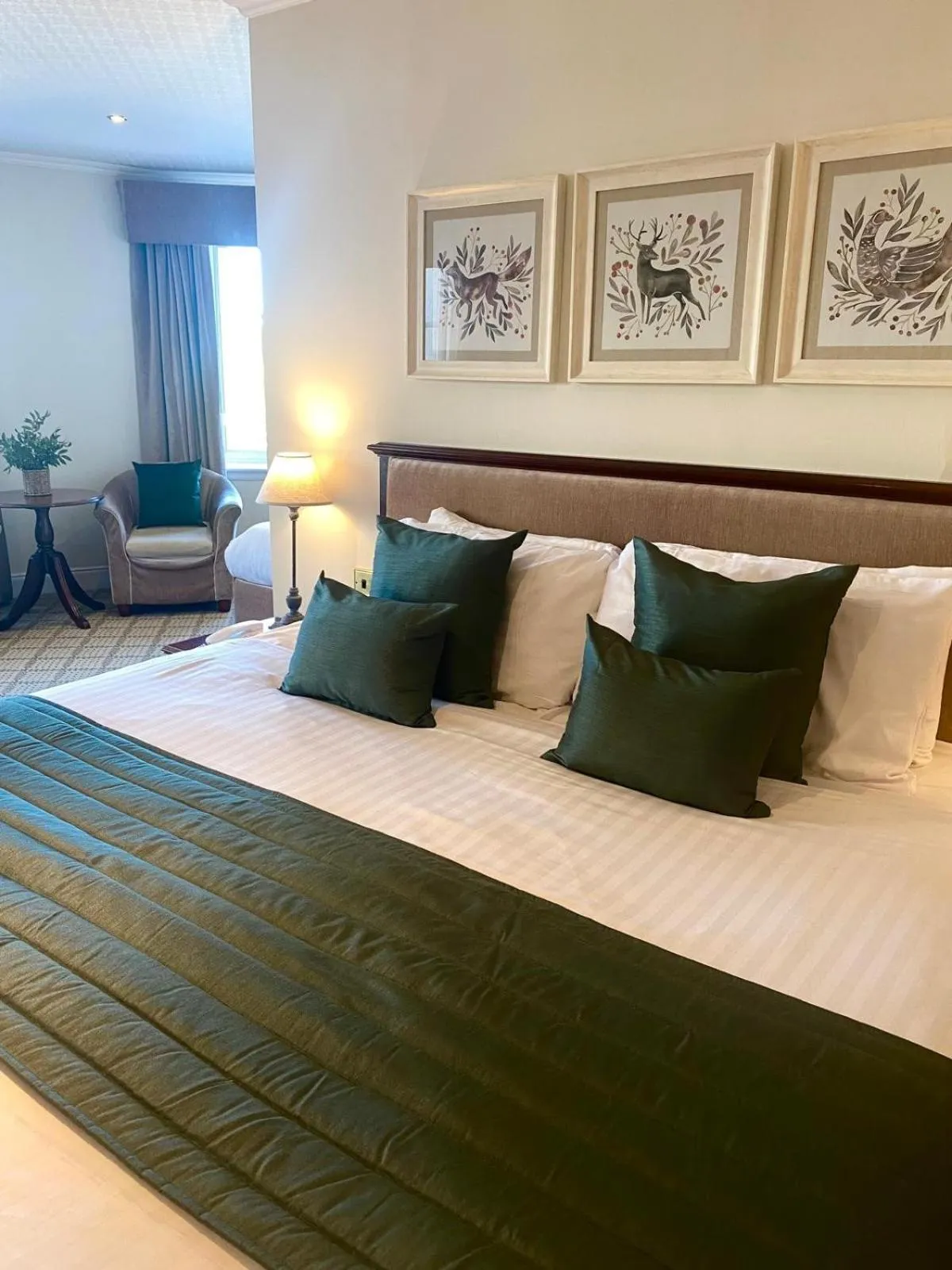 Bed in The Royal George Hotel