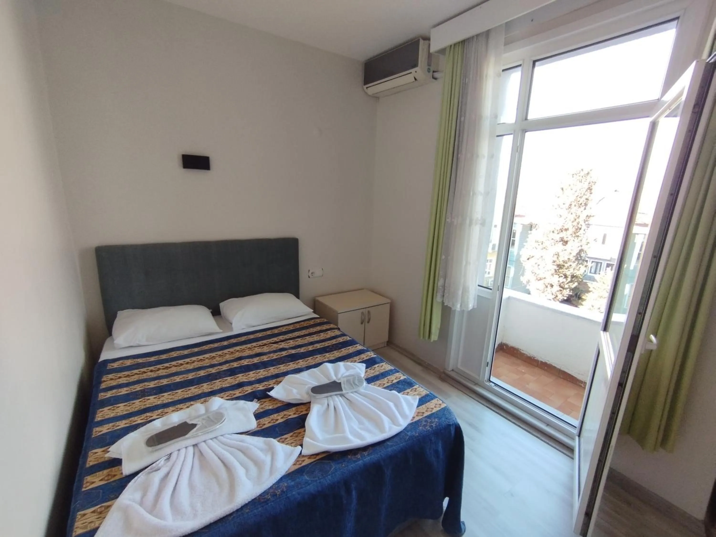 Bed in Anadolu Hotel