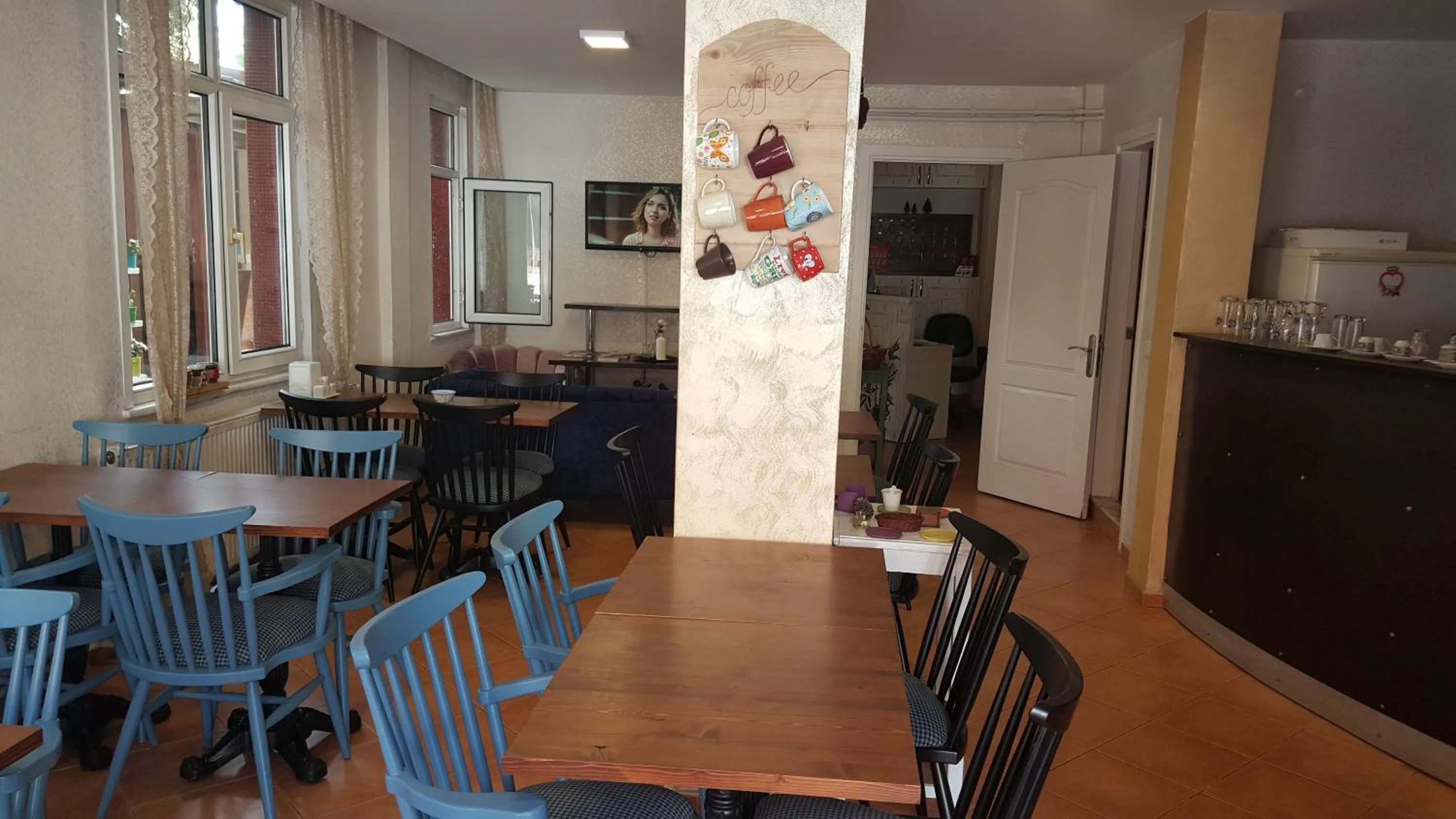 Restaurant/places to eat in Anadolu Hotel