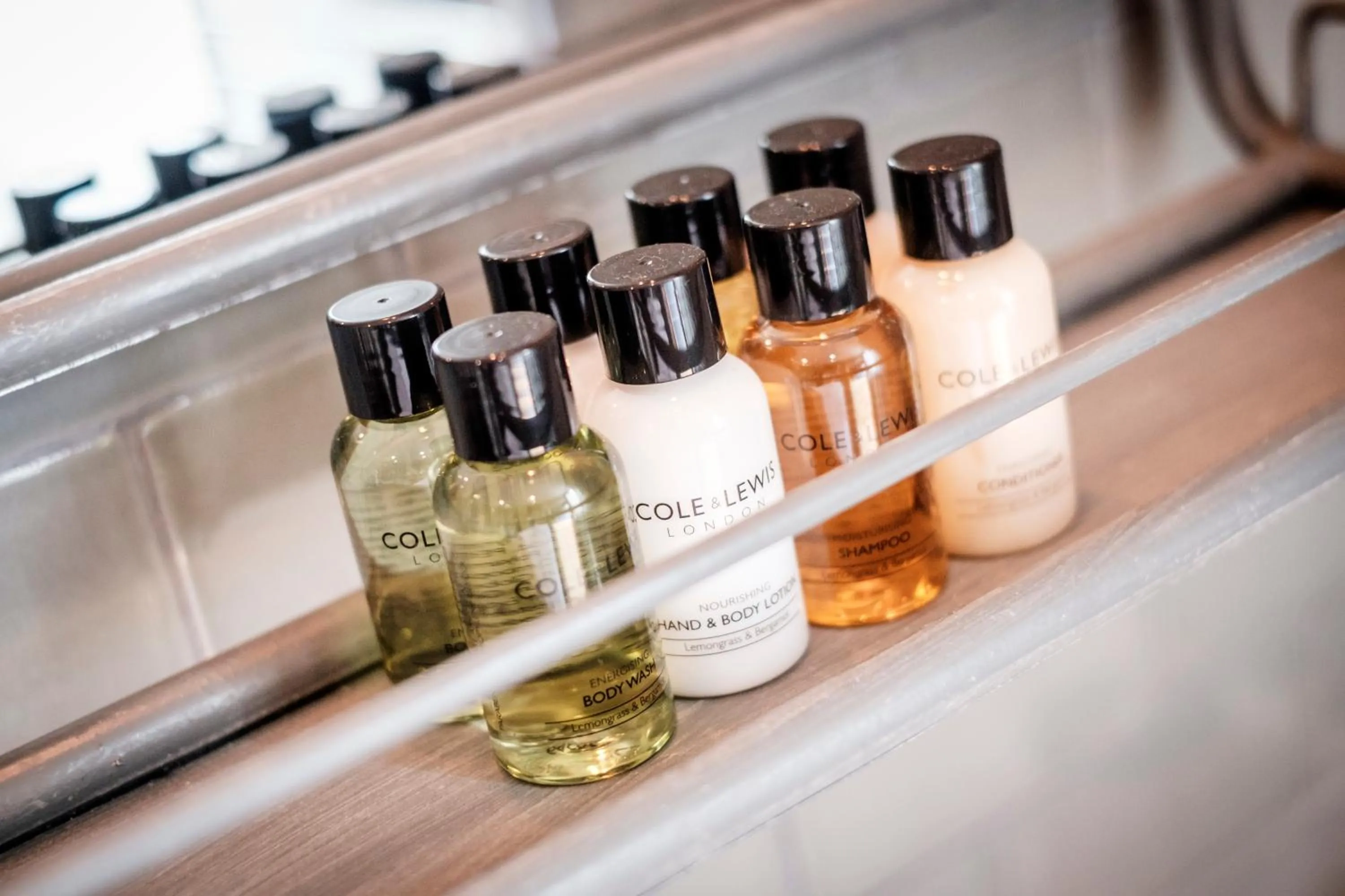 Bathroom in The Queen's Head