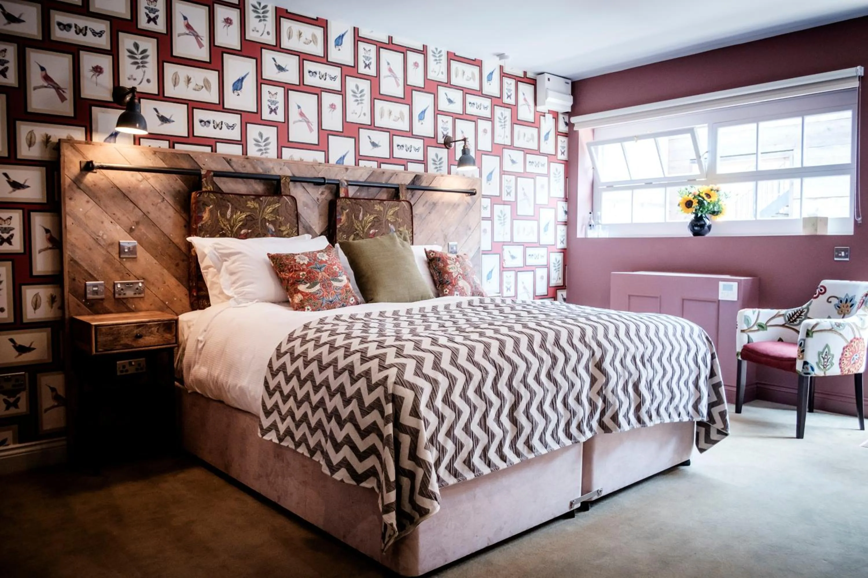 Bed in The Queen's Head