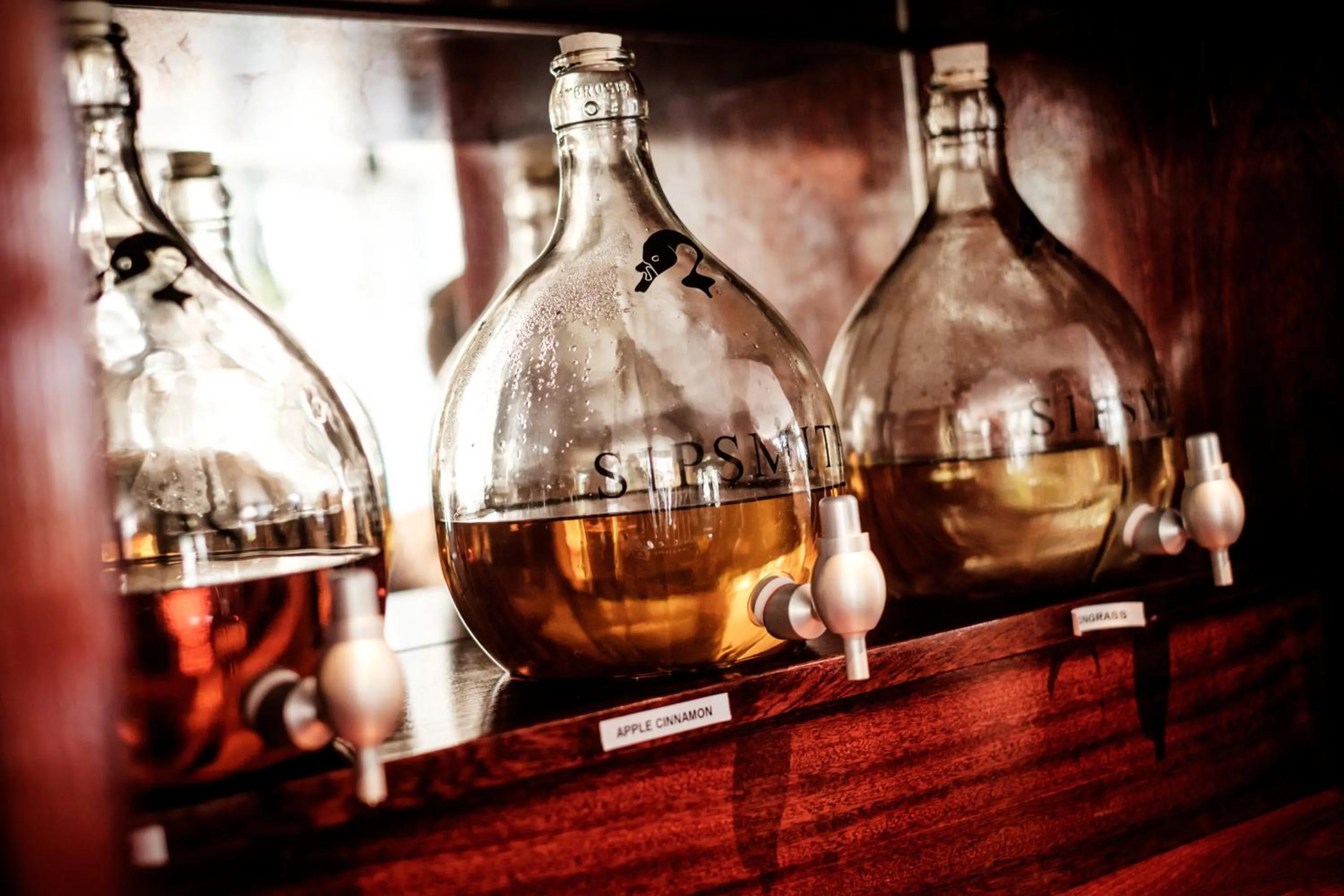 Alcoholic drinks in The Queen's Head