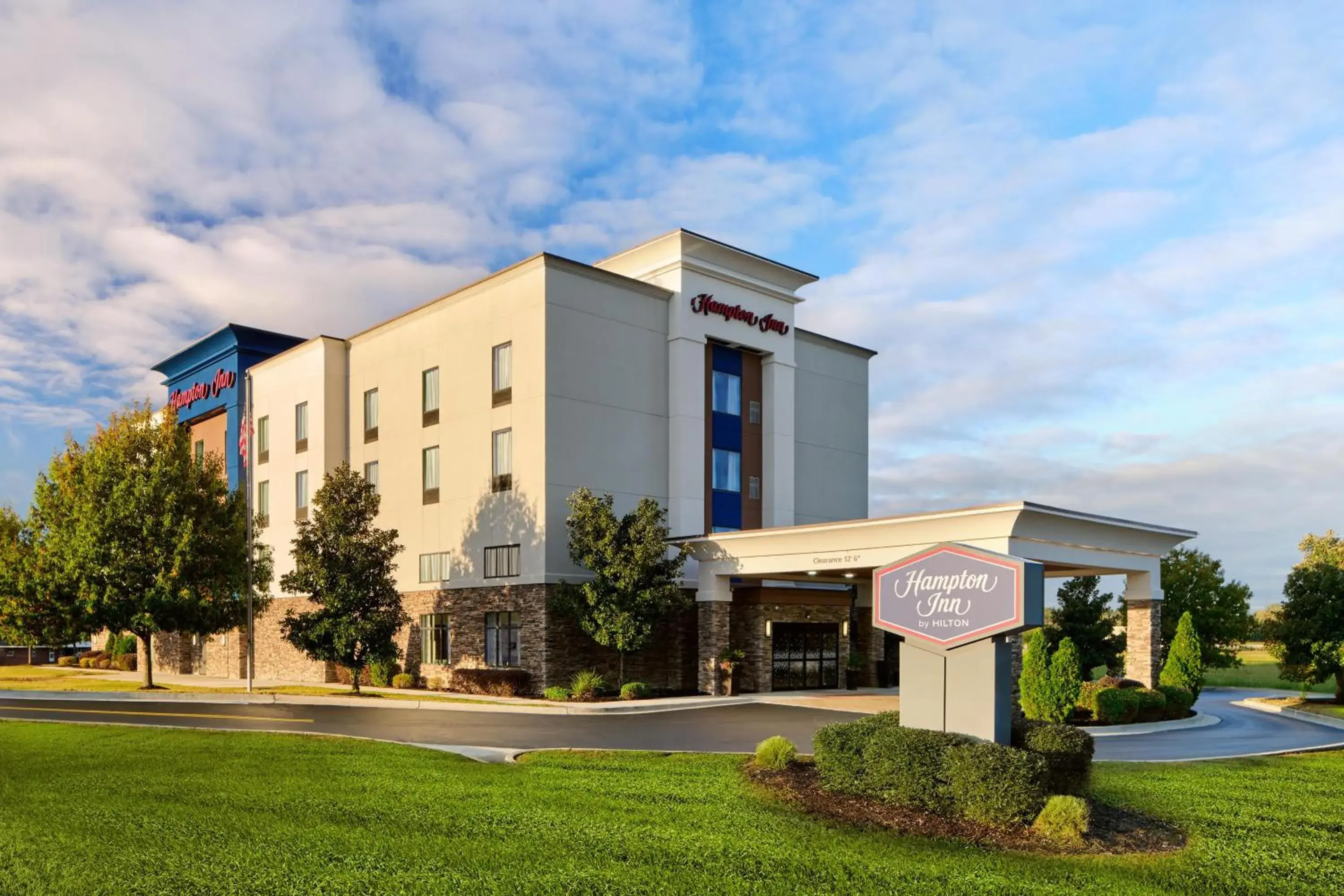 Property building in Hampton Inn Waynesboro Property building in Hampton Inn Waynesboro