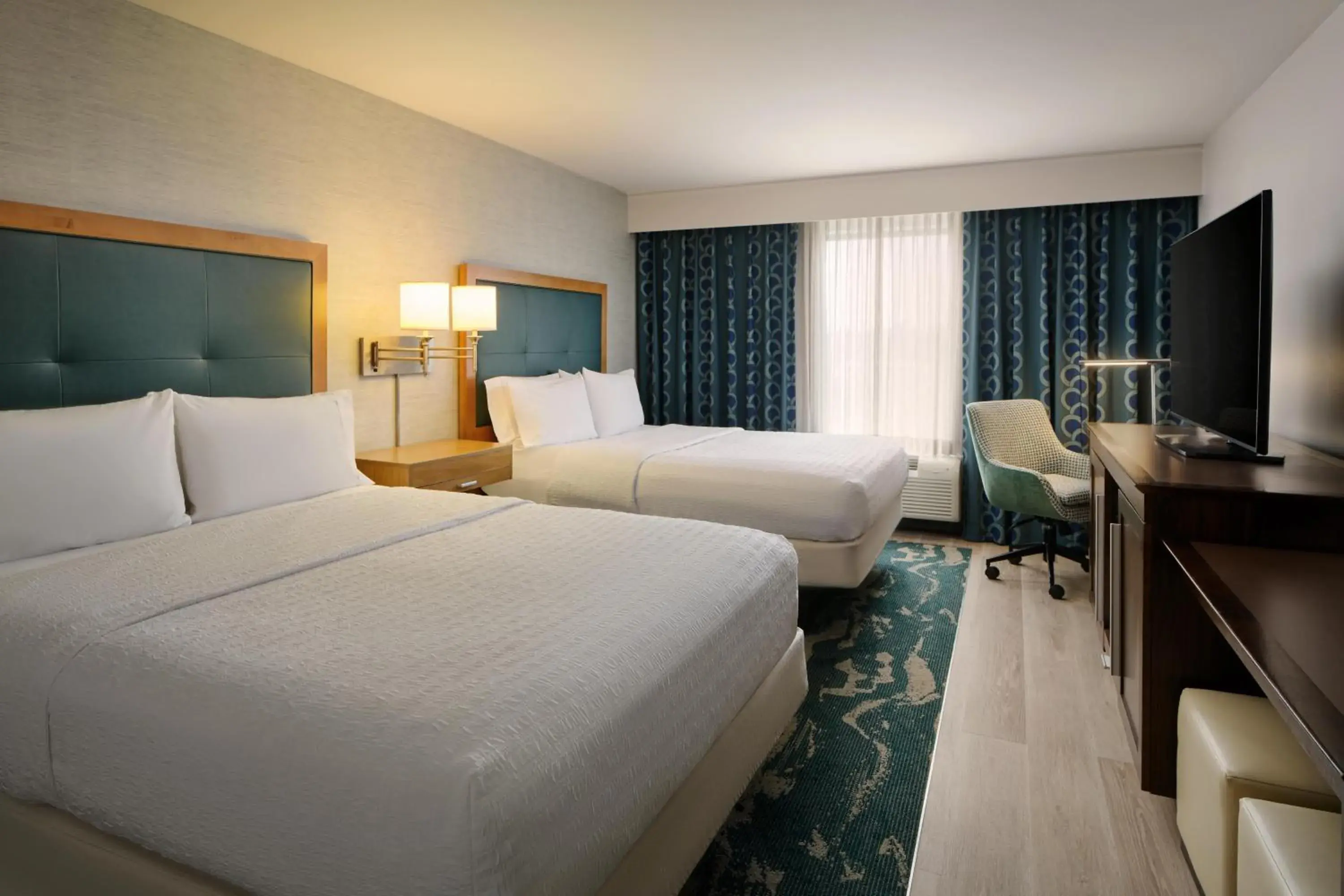 Bed in Hampton Inn Waynesboro Bed in Hampton Inn Waynesboro