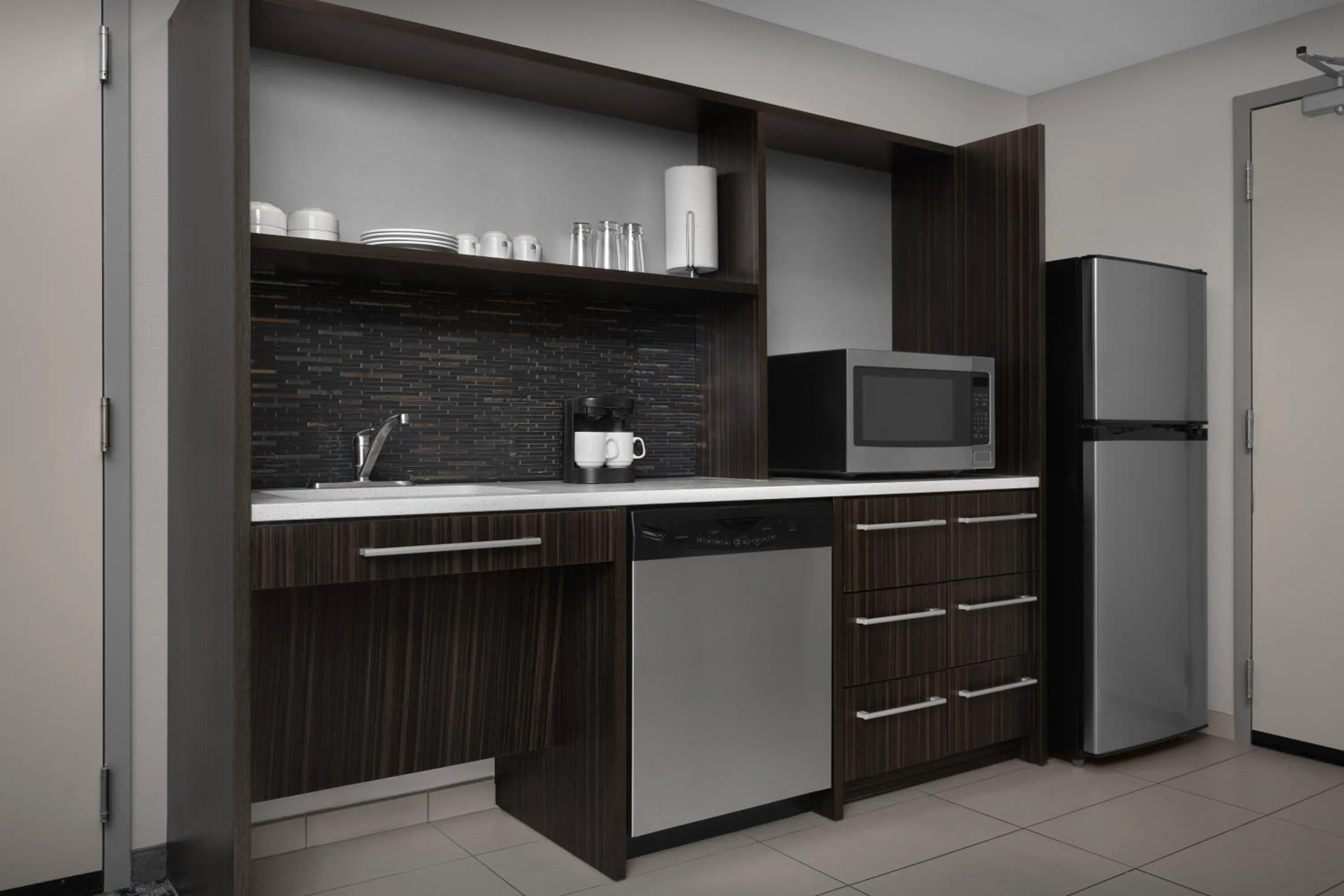 Kitchen or kitchenette in Home2 Suites by Hilton Arundel Mills BWI Airport