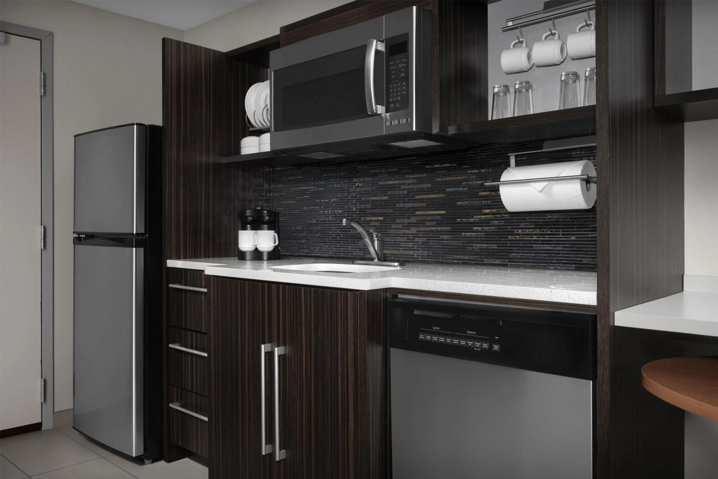 Kitchen or kitchenette in Home2 Suites by Hilton Arundel Mills BWI Airport