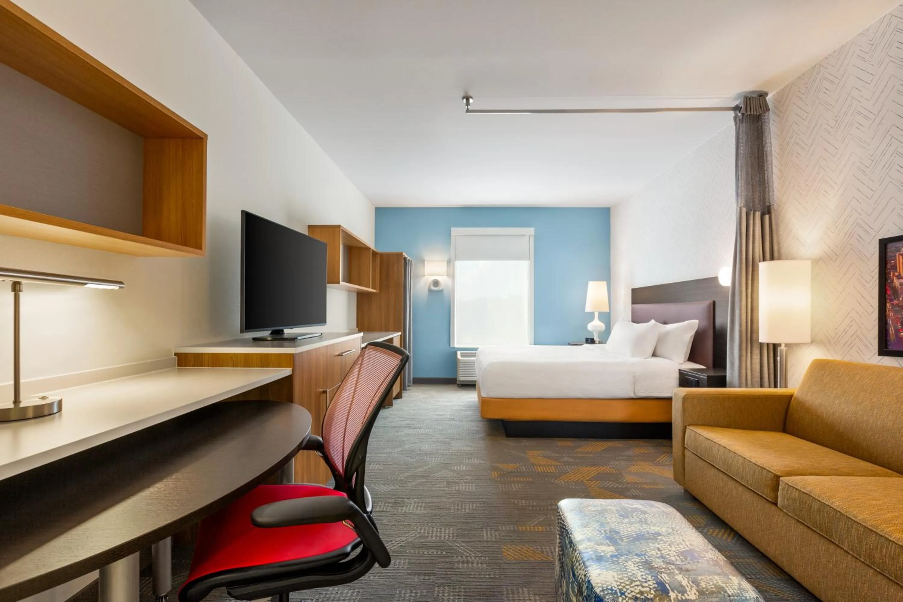 Bedroom, Bed in Home2 Suites By Hilton York