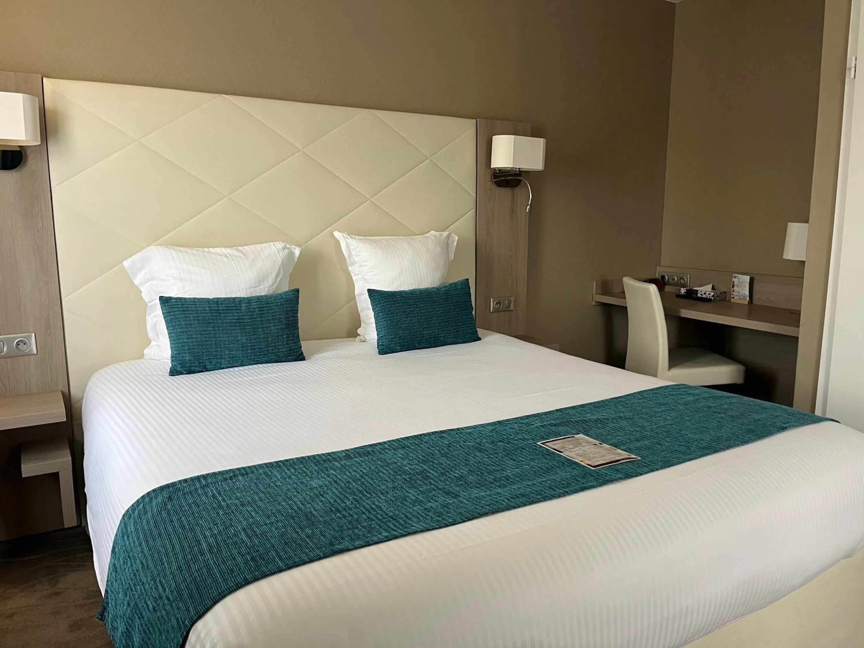 Bed in Hotel Normandy