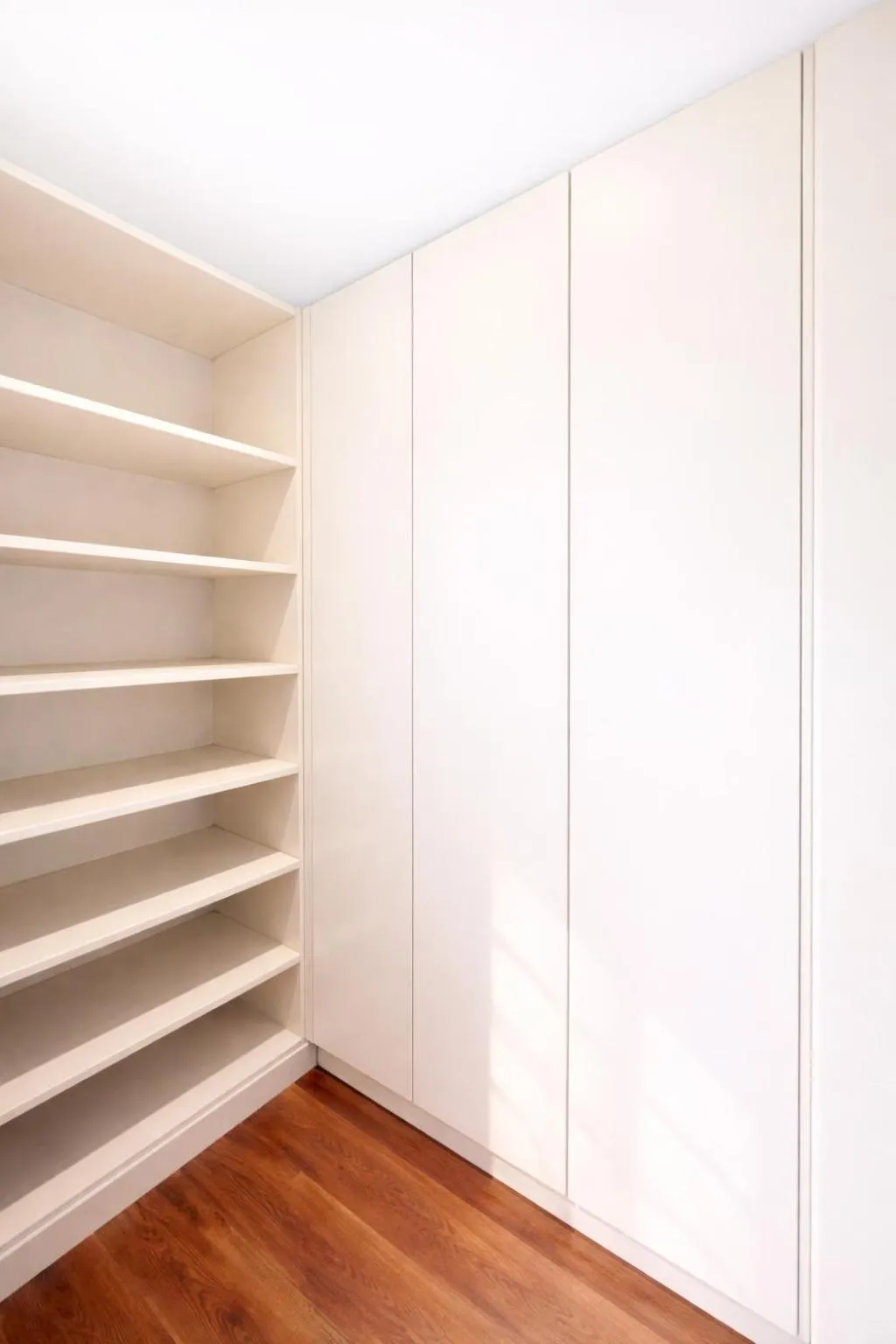 wardrobe in Galateia Residence